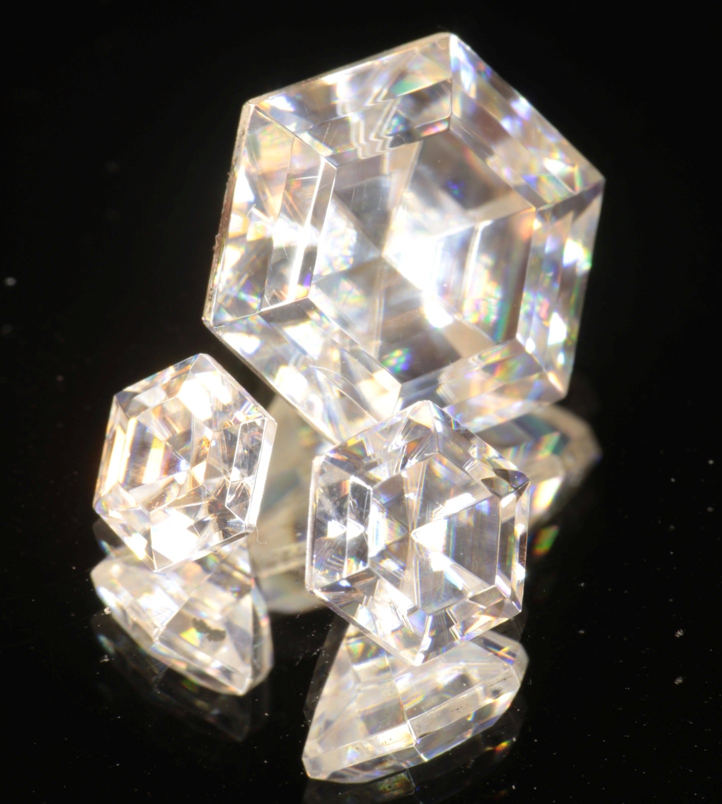 Lithium Niobate faceted Stones, Lab Created Gem of Science
