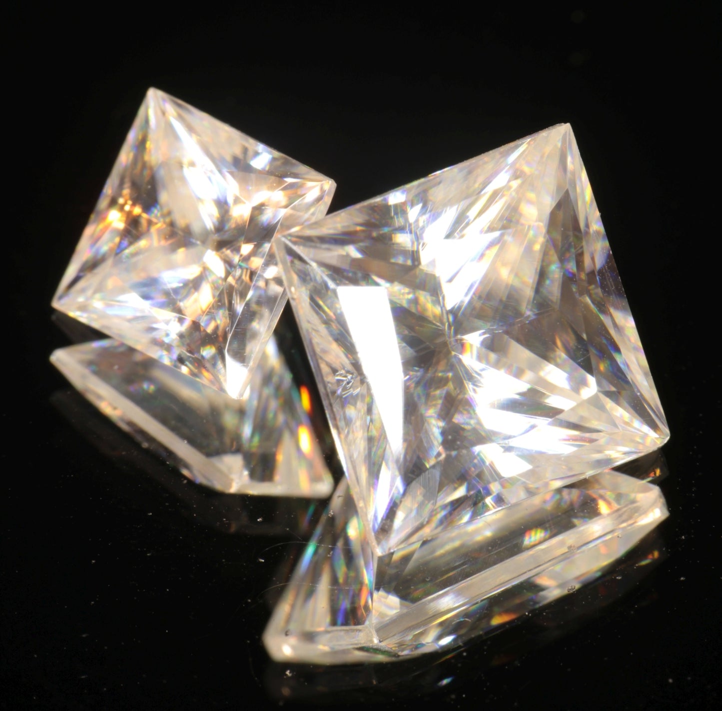 Lithium Niobate faceted Stones, Lab Created Gem of Science