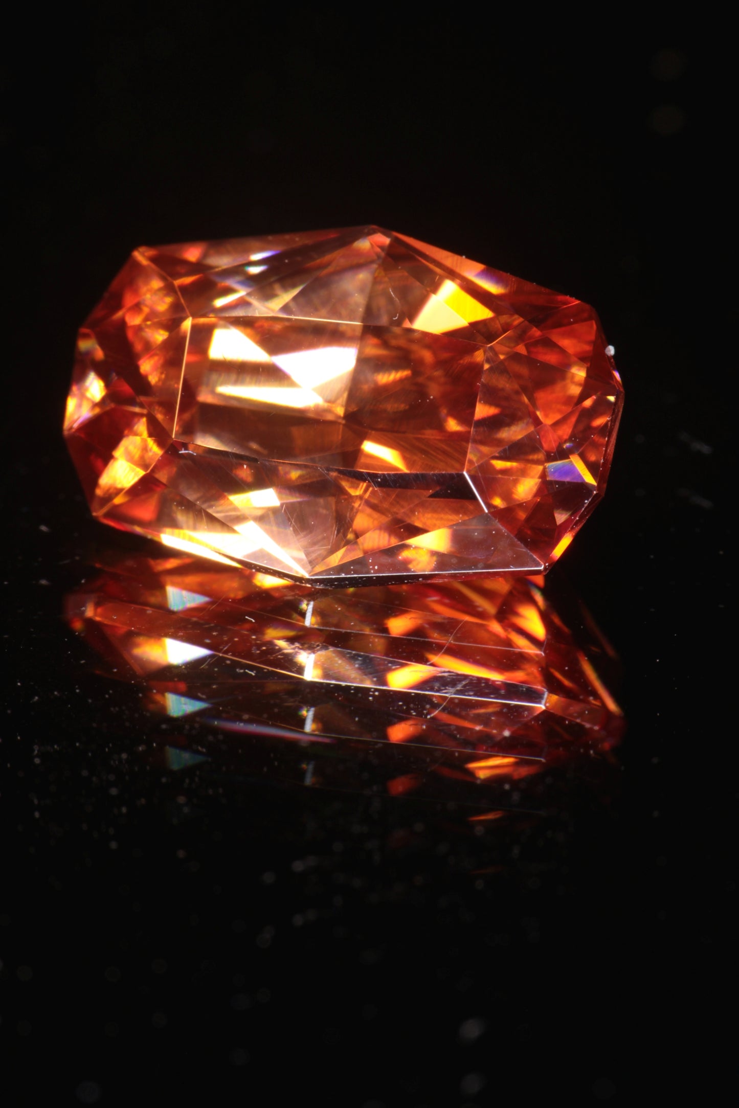 Hologram Crystal (Iron-Doped Lithium Niobate) faceted Stones