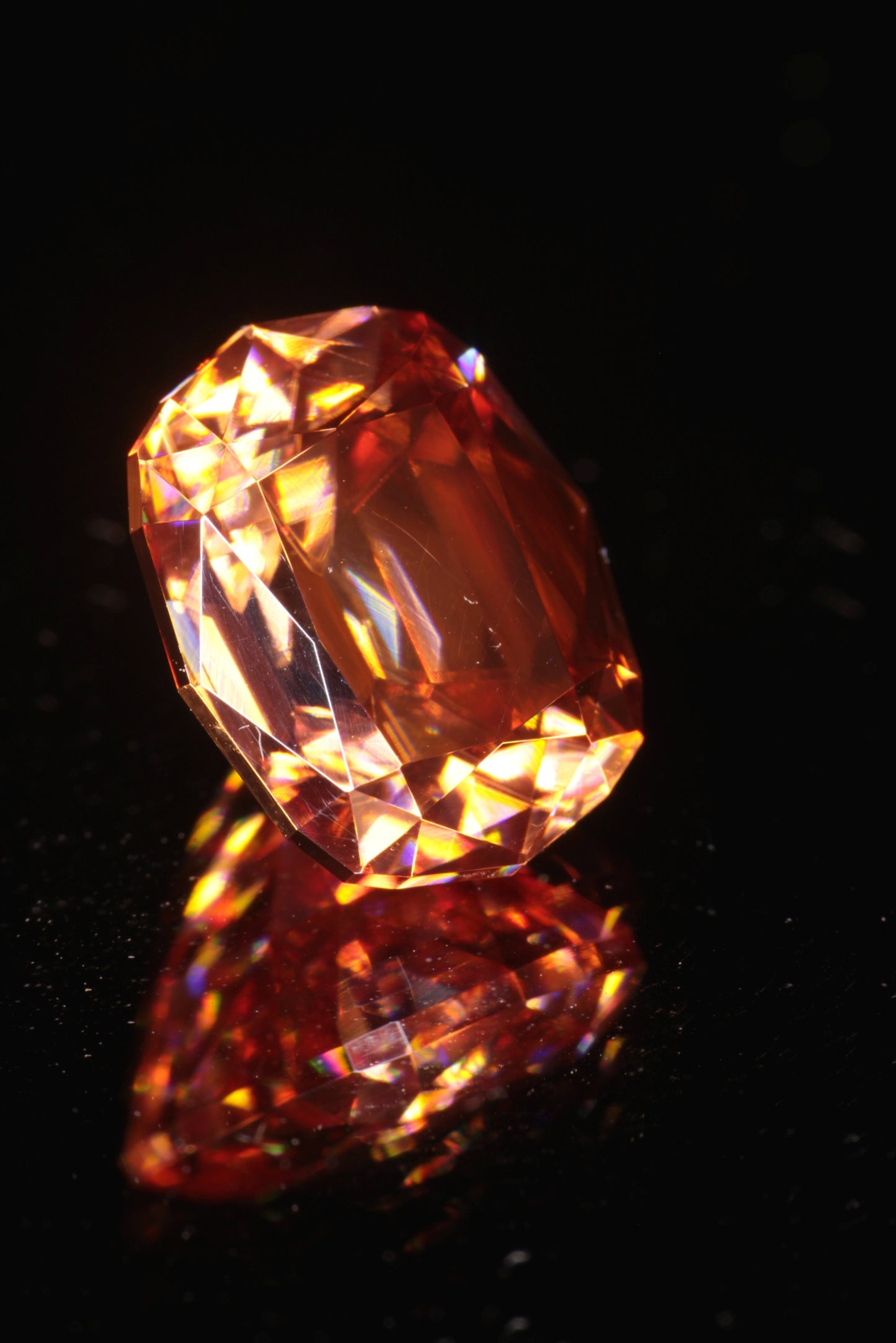 Hologram Crystal (Iron-Doped Lithium Niobate) faceted Stones