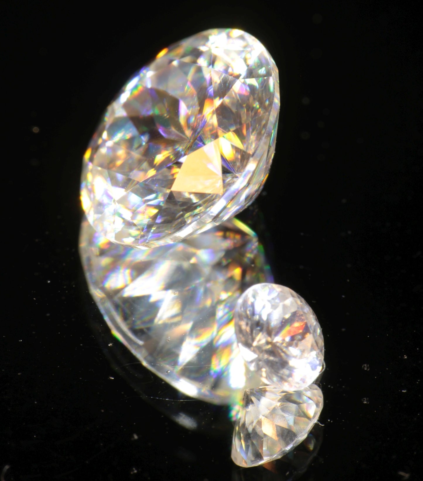 Lithium Niobate faceted Stones, Lab Created Gem of Science