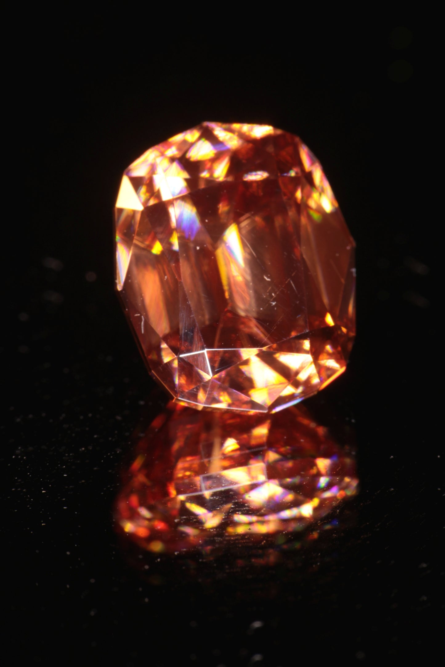 Hologram Crystal (Iron-Doped Lithium Niobate) faceted Stones