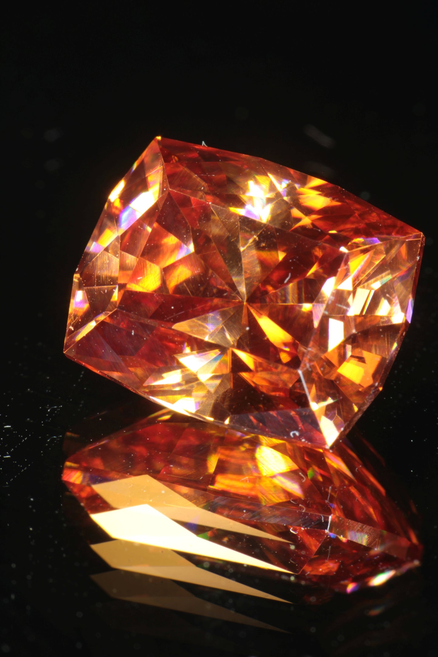 Hologram Crystal (Iron-Doped Lithium Niobate) faceted Stones