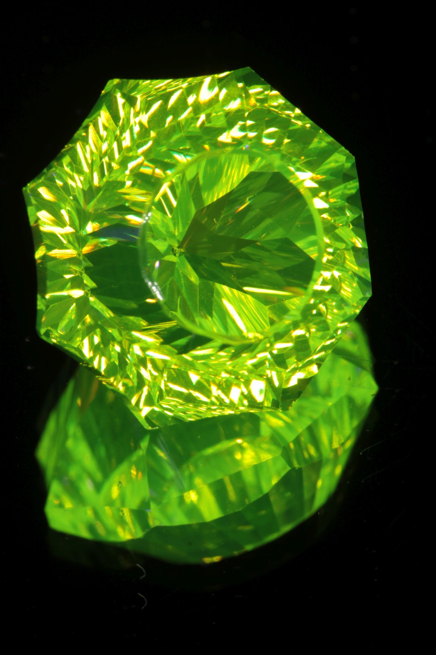 Fantasy Cut LuAG Gems, Green Lumogarnet