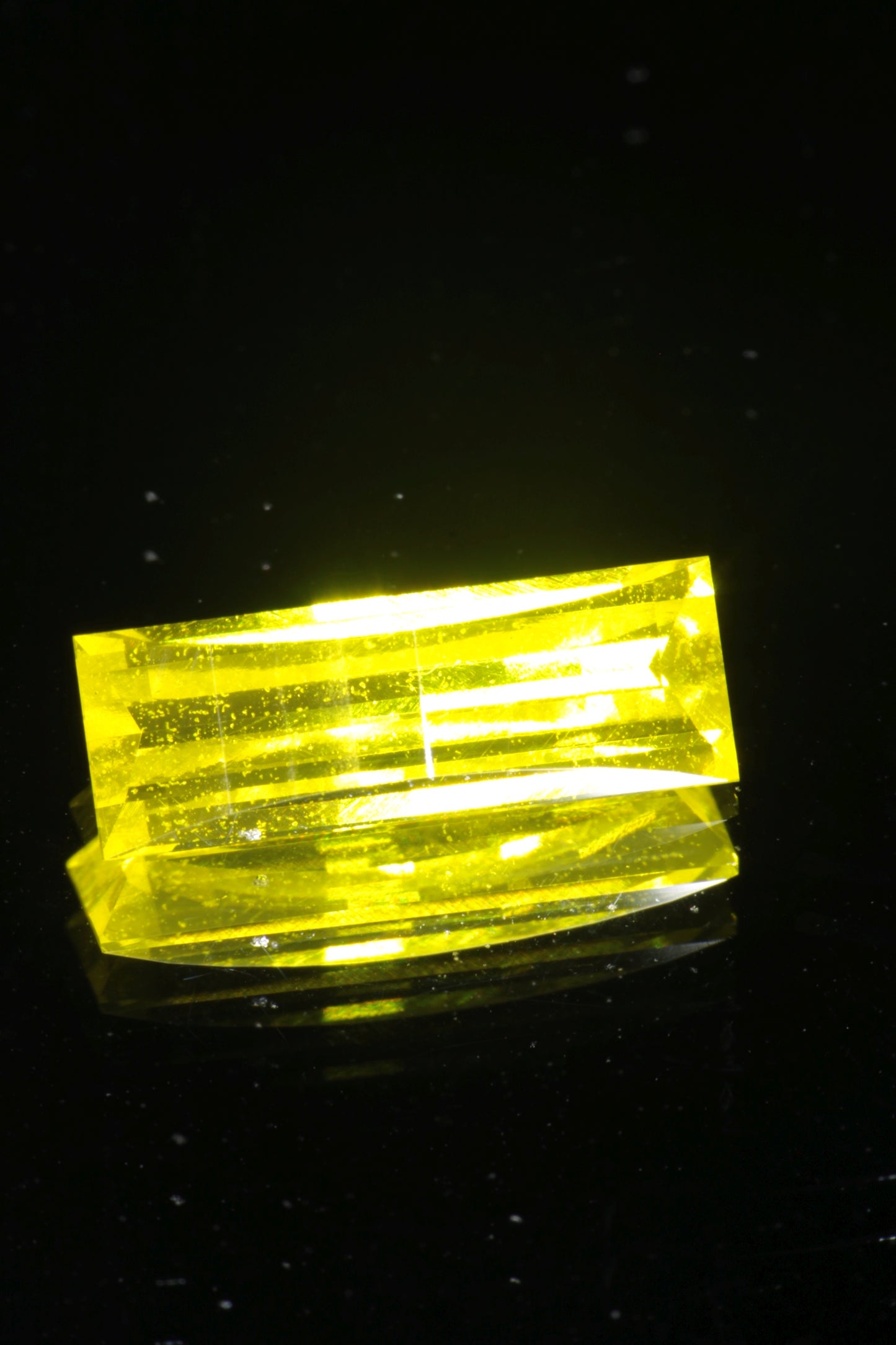 Glow in the Dark GAGG Lumogarnet High Glow Loose Faceted Stones