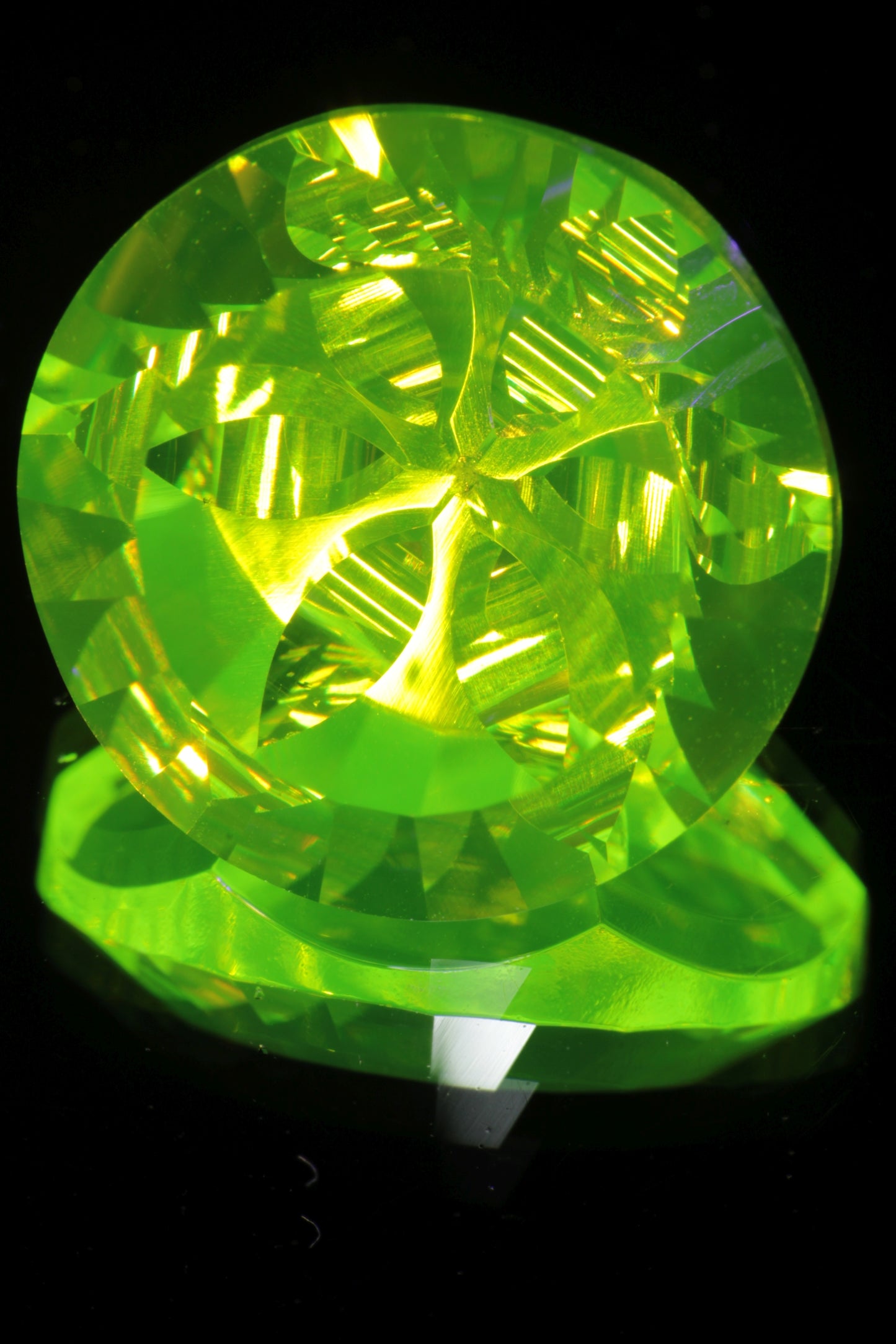 Fantasy Cut LuAG Gems, Green Lumogarnet