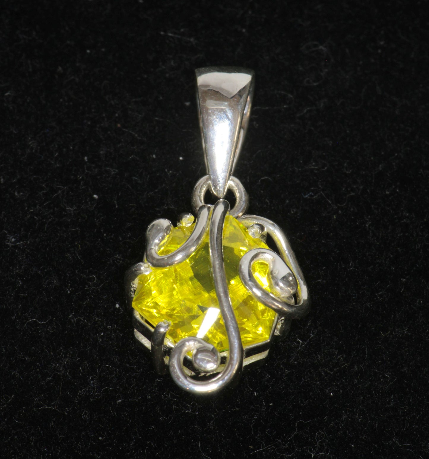 Glow in the Dark GAGG Jewelry (High Glow GAGG Lumogarnet)