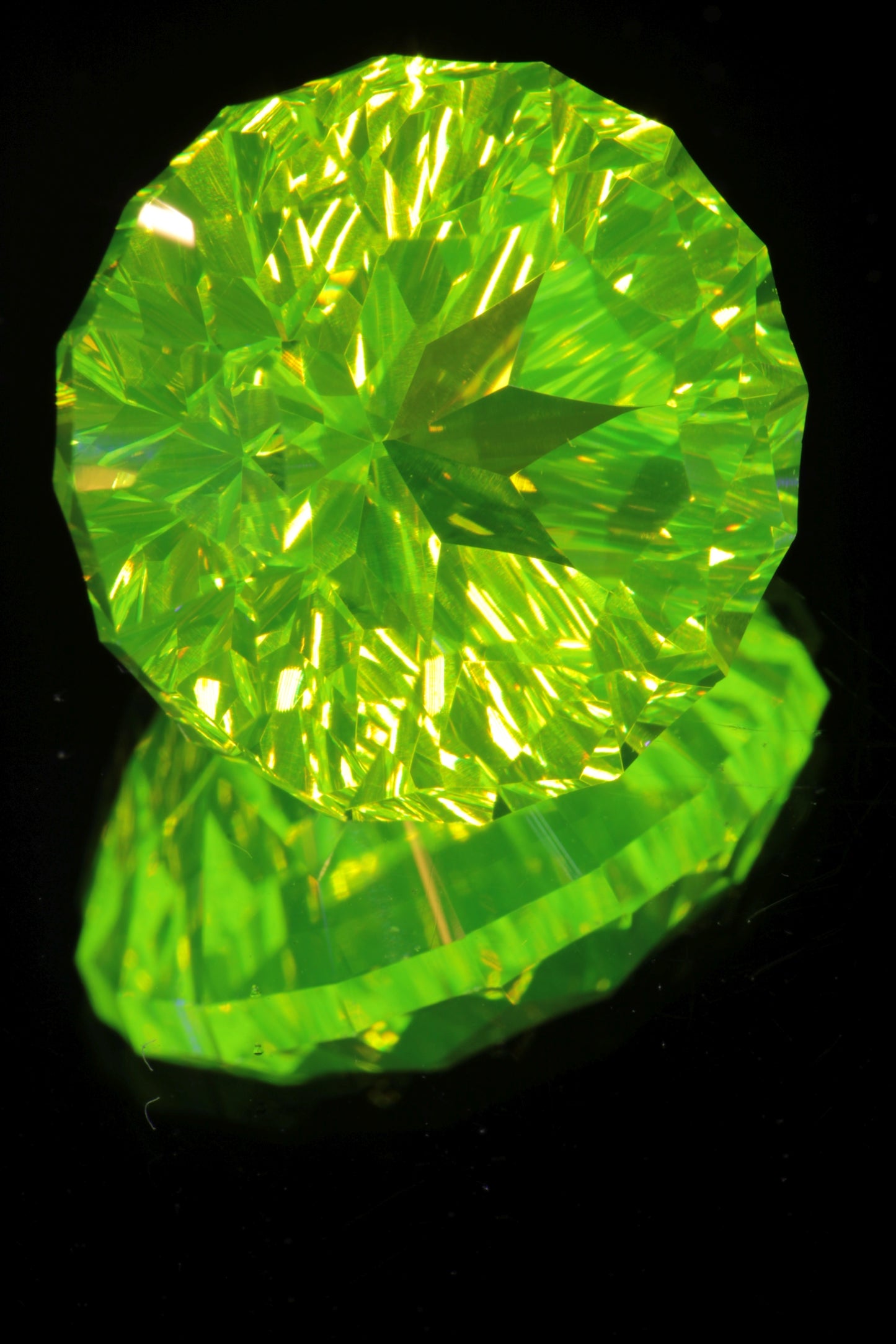Fantasy Cut LuAG Gems, Green Lumogarnet
