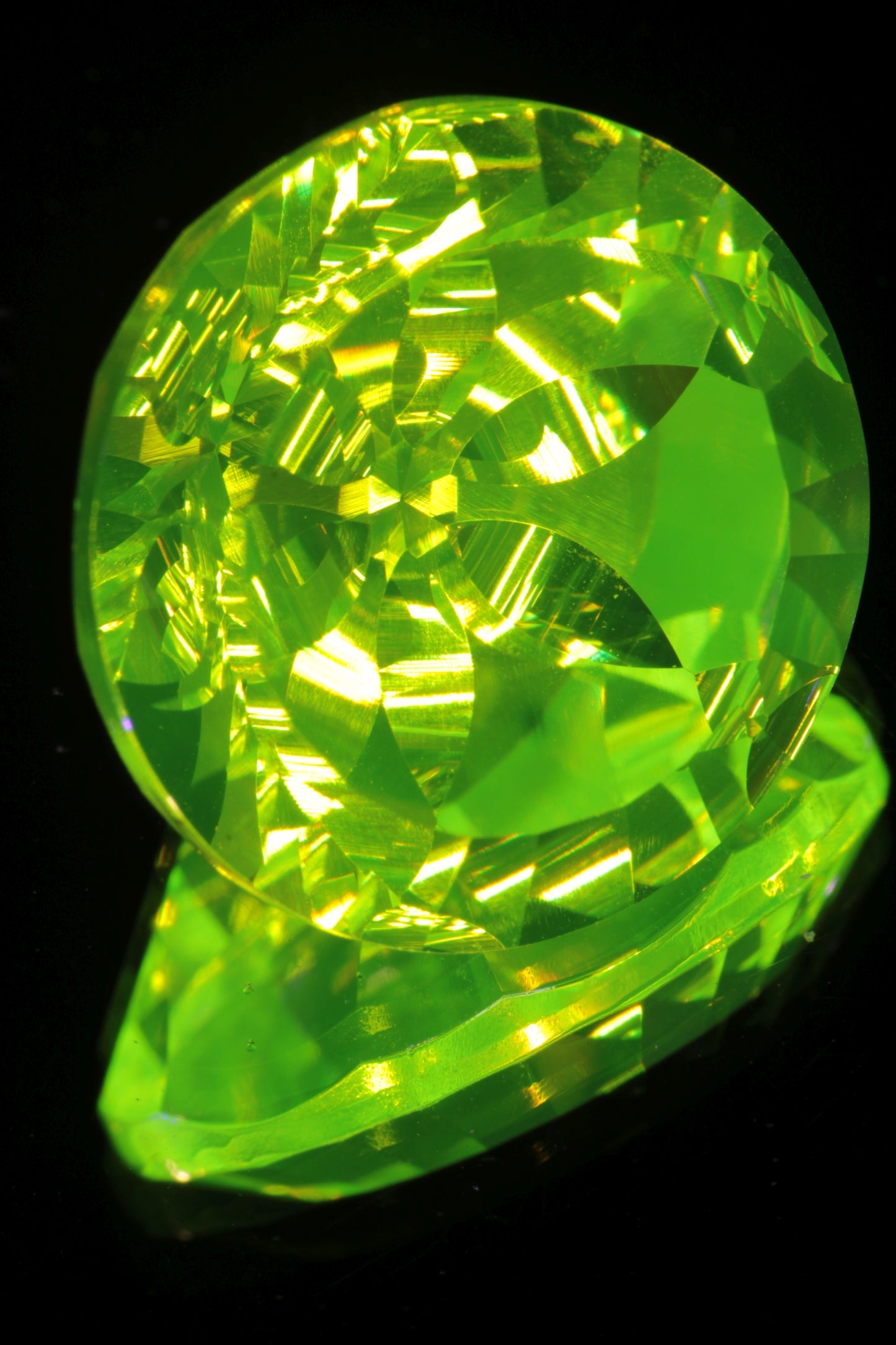 Fantasy Cut LuAG Gems, Green Lumogarnet