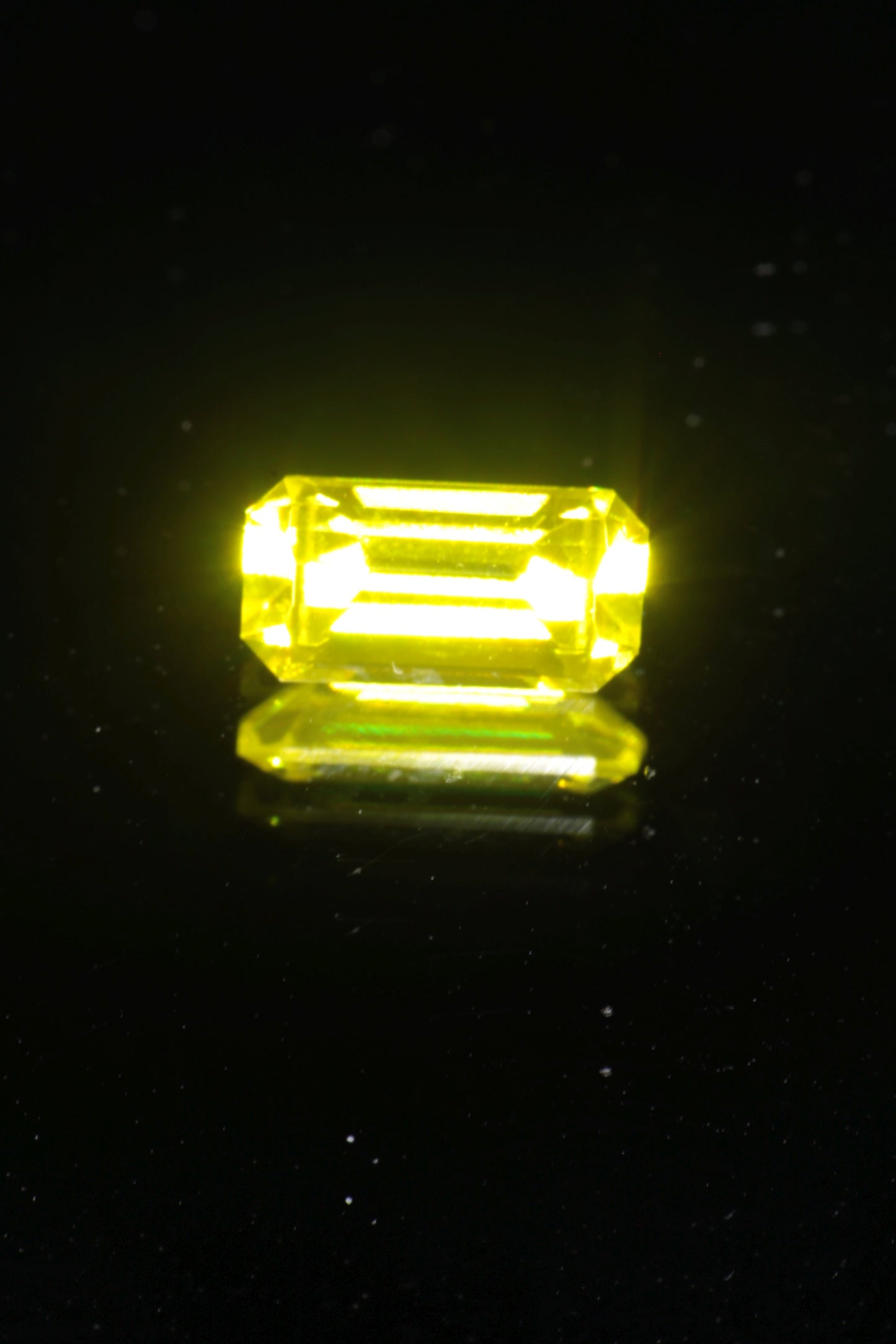 Glow in the Dark GAGG Lumogarnet High Glow Loose Faceted Stones