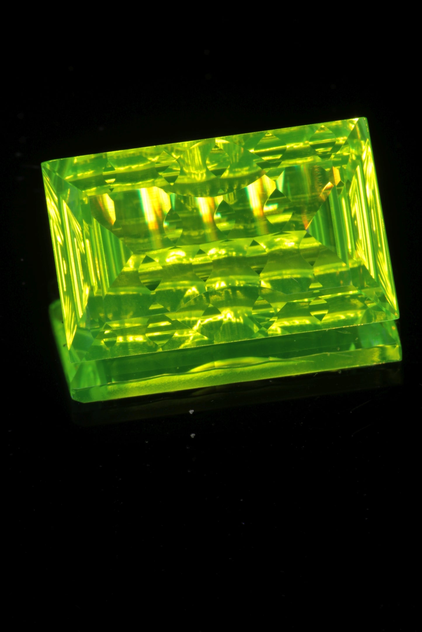 Fantasy Cut LuAG Gems, Green Lumogarnet