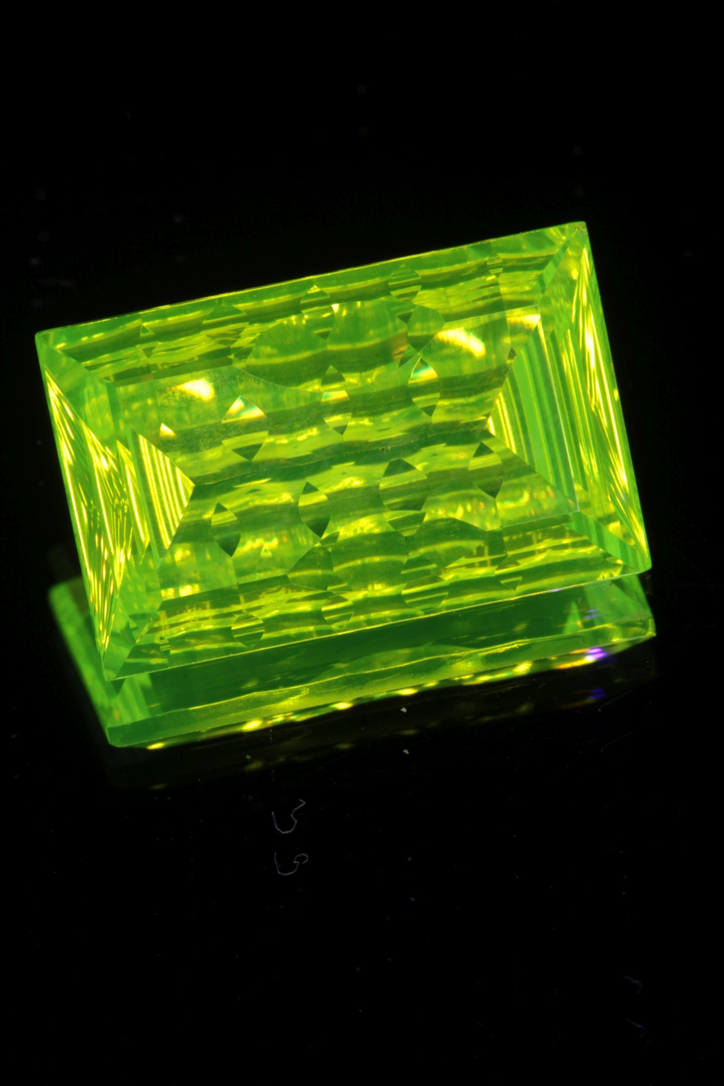 Fantasy Cut LuAG Gems, Green Lumogarnet