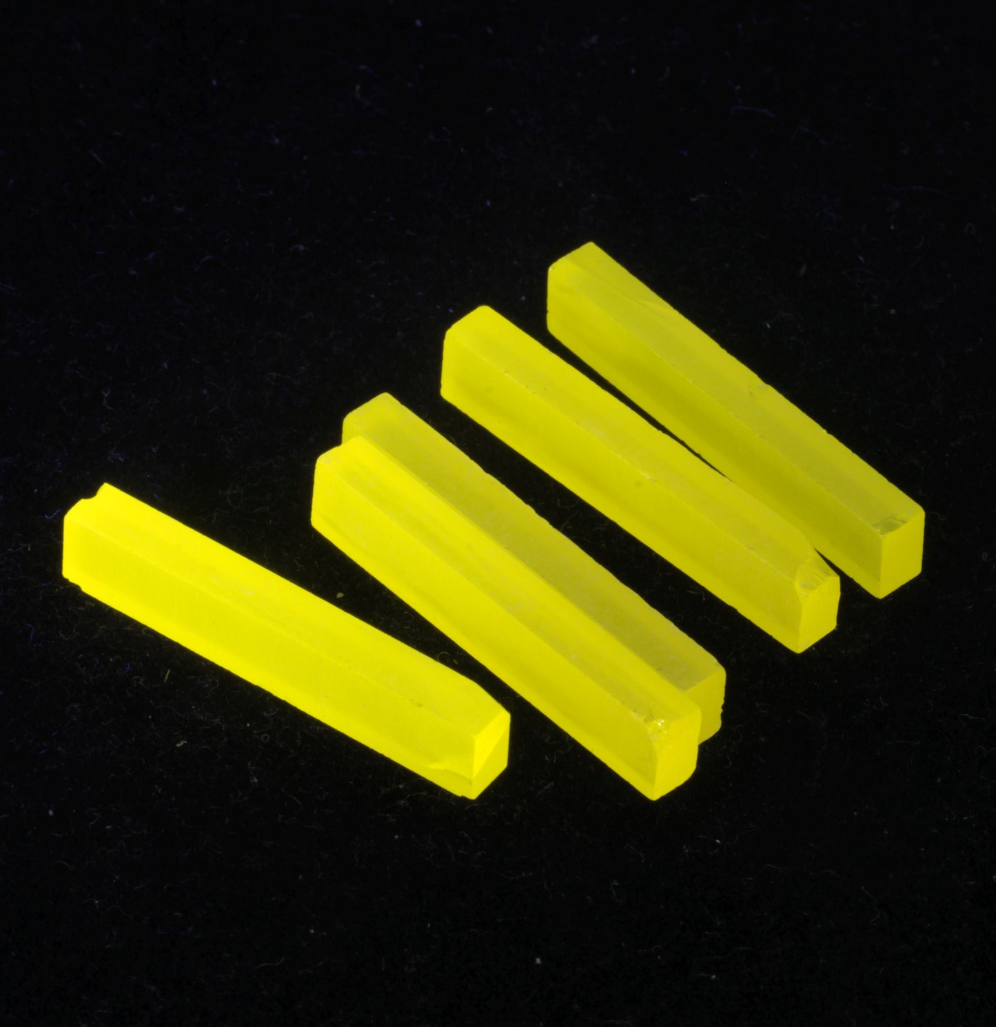 GAGG Pixels, Yellow Lumogarnet Scintillator (Day Glow Fluorescence, Slight Phosphorescence)