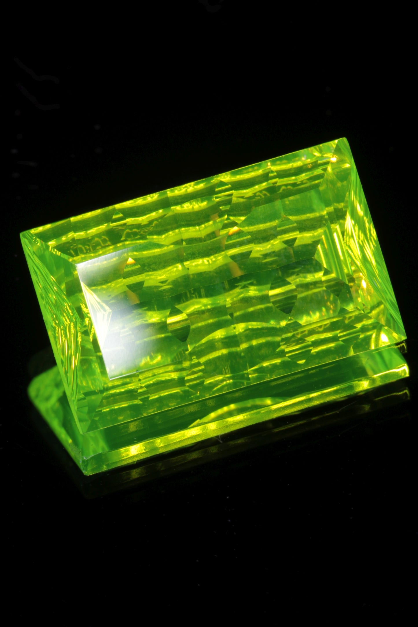 Fantasy Cut LuAG Gems, Green Lumogarnet