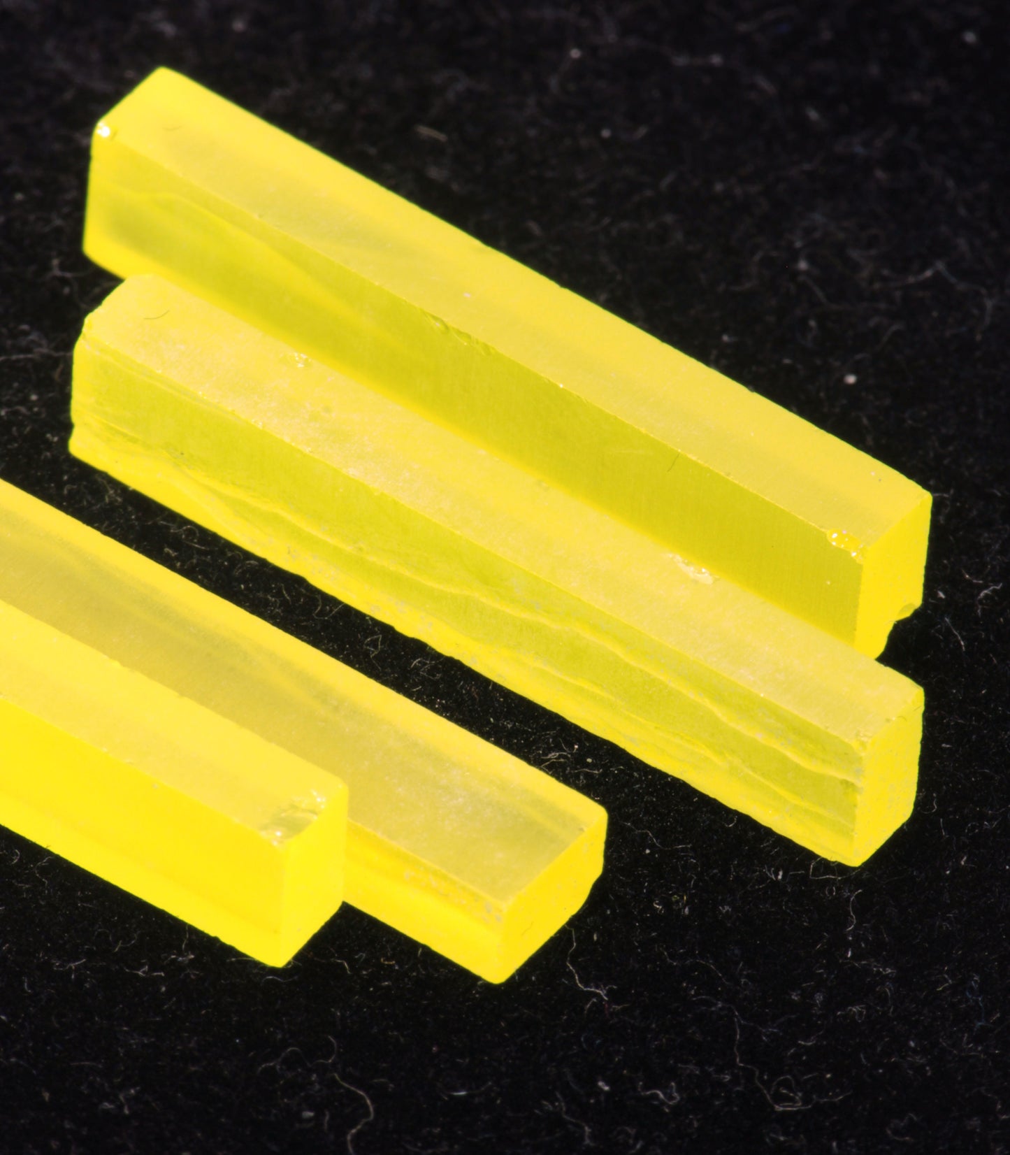 GAGG Pixels, Yellow Lumogarnet Scintillator (Day Glow Fluorescence, Slight Phosphorescence)
