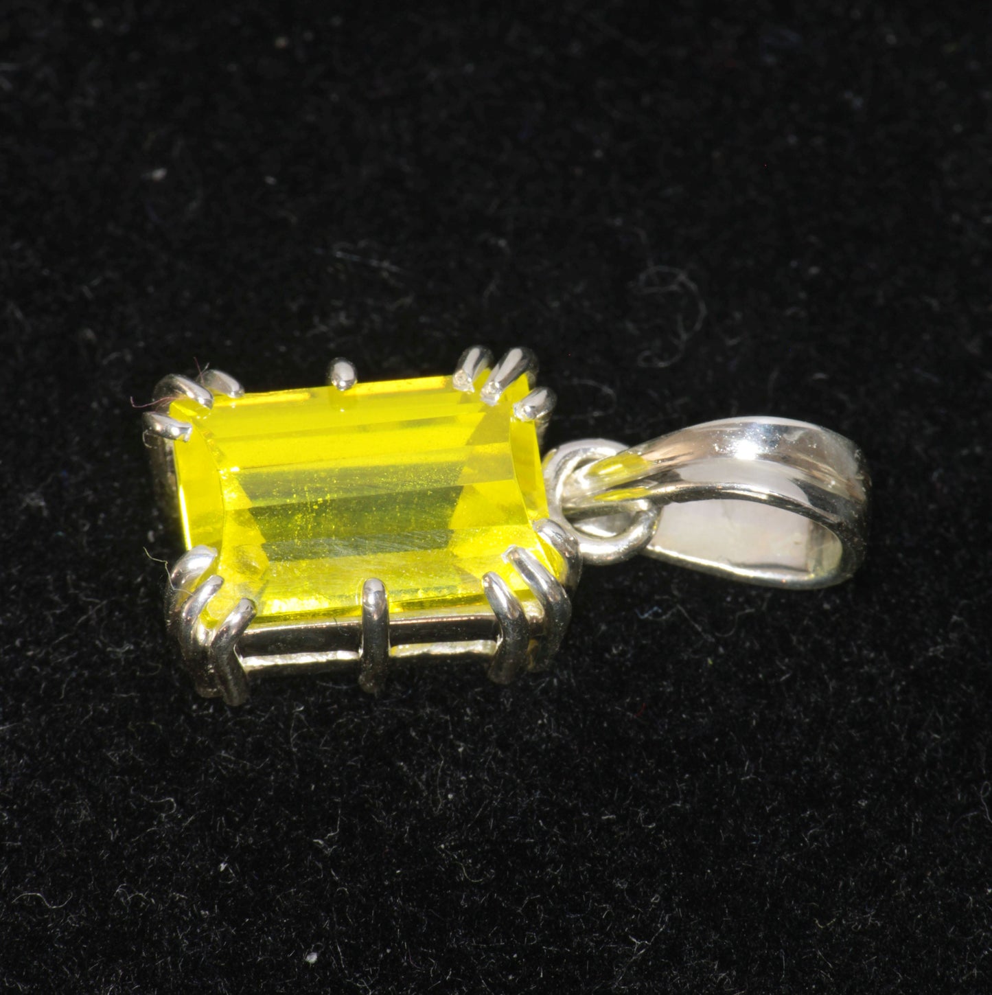 Glow in the Dark GAGG Jewelry (High Glow GAGG Lumogarnet)