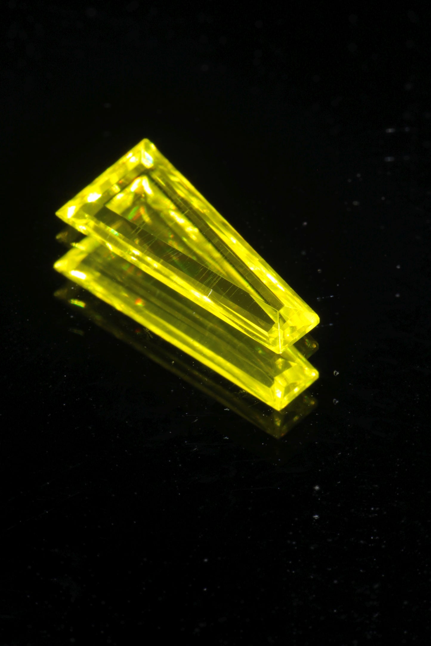 Glow in the Dark GAGG Lumogarnet High Glow Loose Faceted Stones