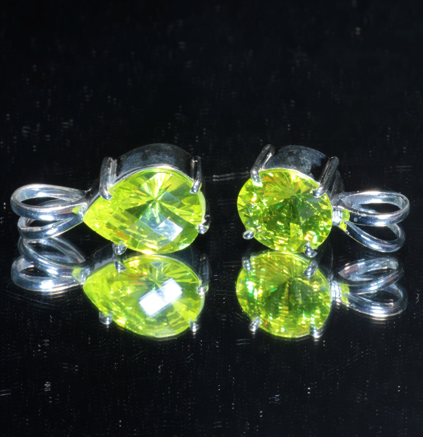 Glow in the Dark Phosphorescent GAGG Lab Garnet Pendants, High Glow Lumogarnet