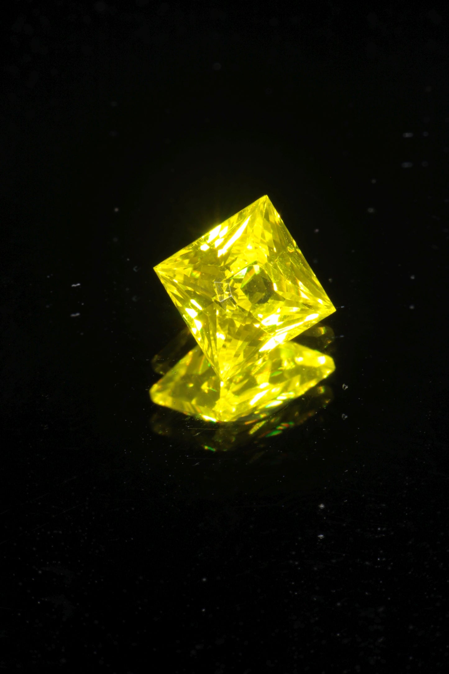 Glow in the Dark GAGG Lumogarnet High Glow Loose Faceted Stones