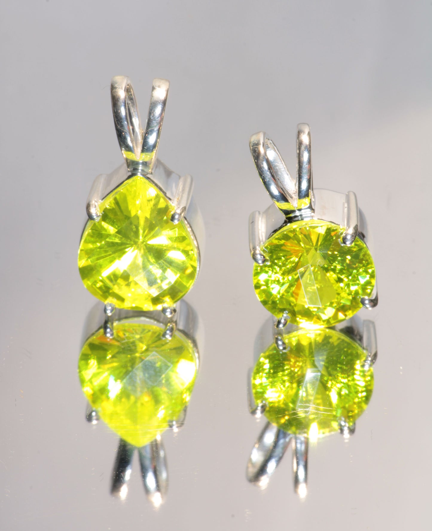 Glow in the Dark Phosphorescent GAGG Lab Garnet Pendants, High Glow Lumogarnet