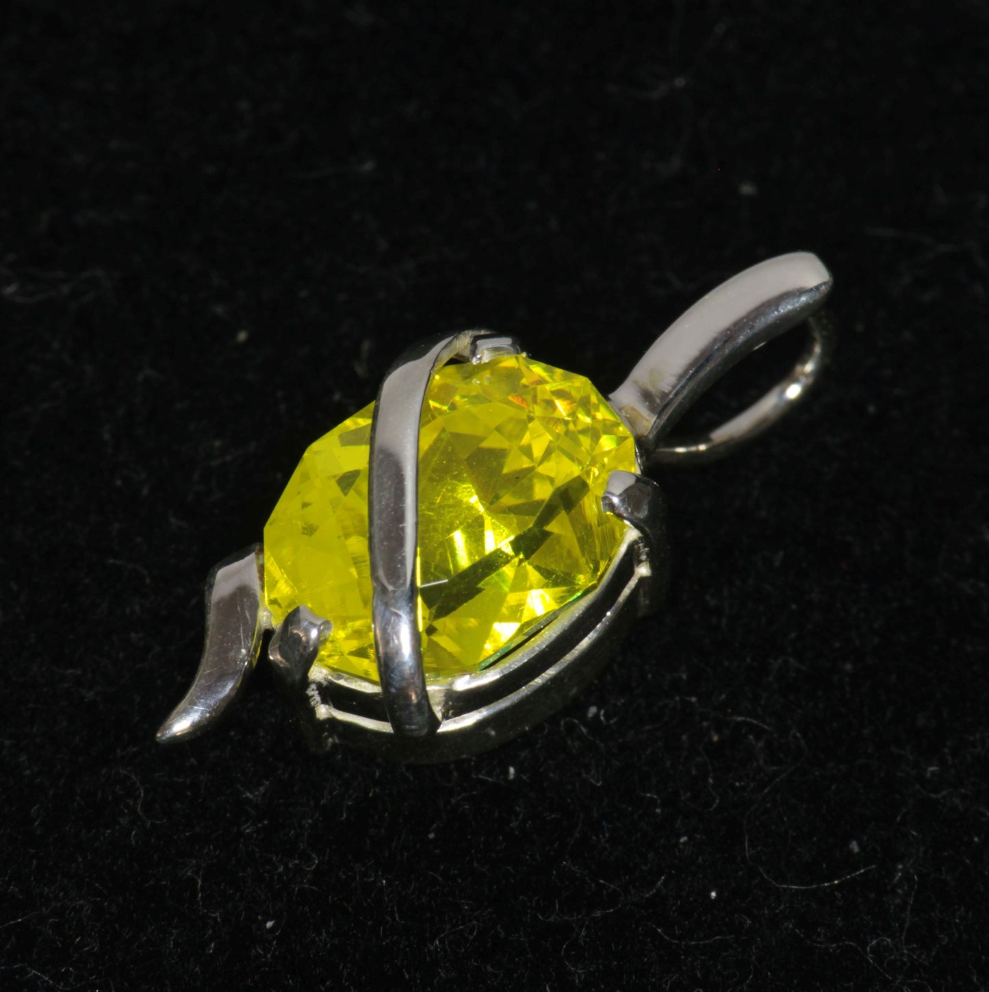 Glow in the Dark GAGG Jewelry (High Glow GAGG Lumogarnet)