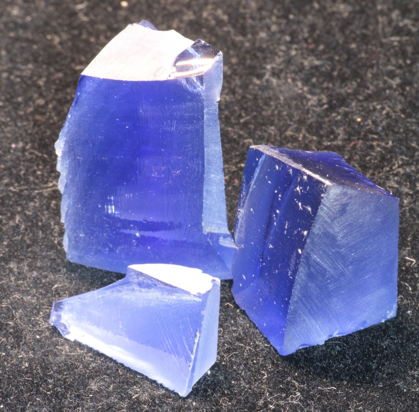 Blue Sapphire Rough, Czochralski Grown Sapphire Crystals
