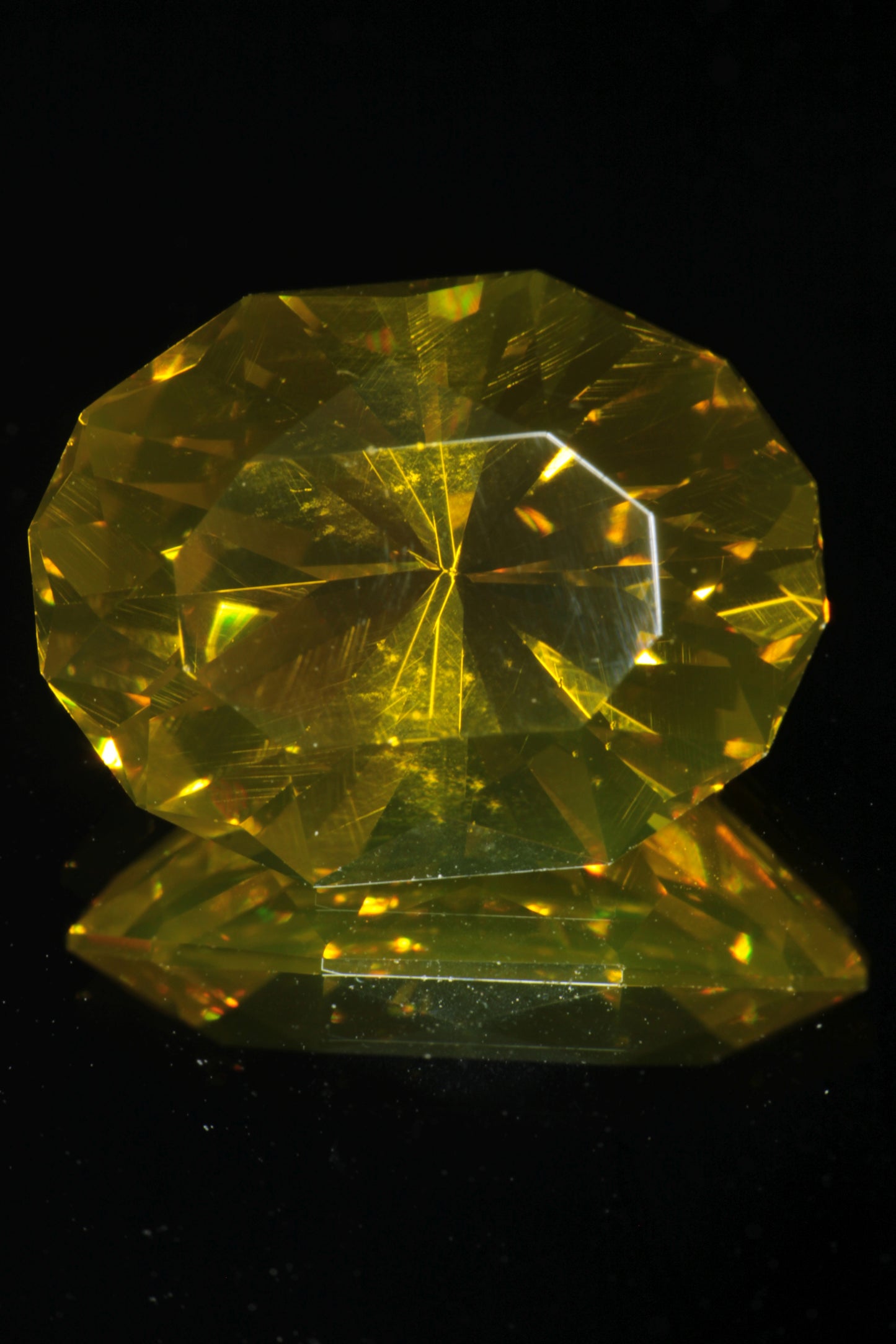 Golden Laser Garnet Faceted Stones, Nd+Ce YAG