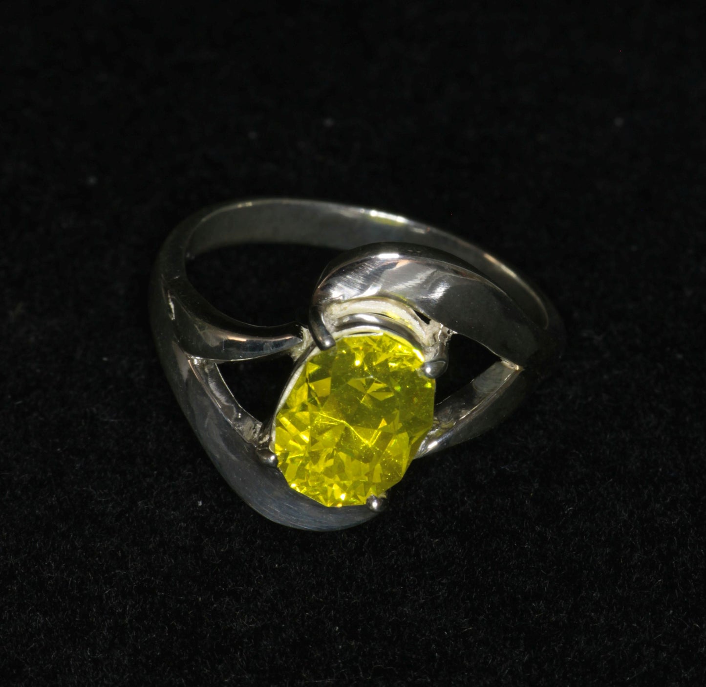 Glow in the Dark GAGG Jewelry (High Glow GAGG Lumogarnet)