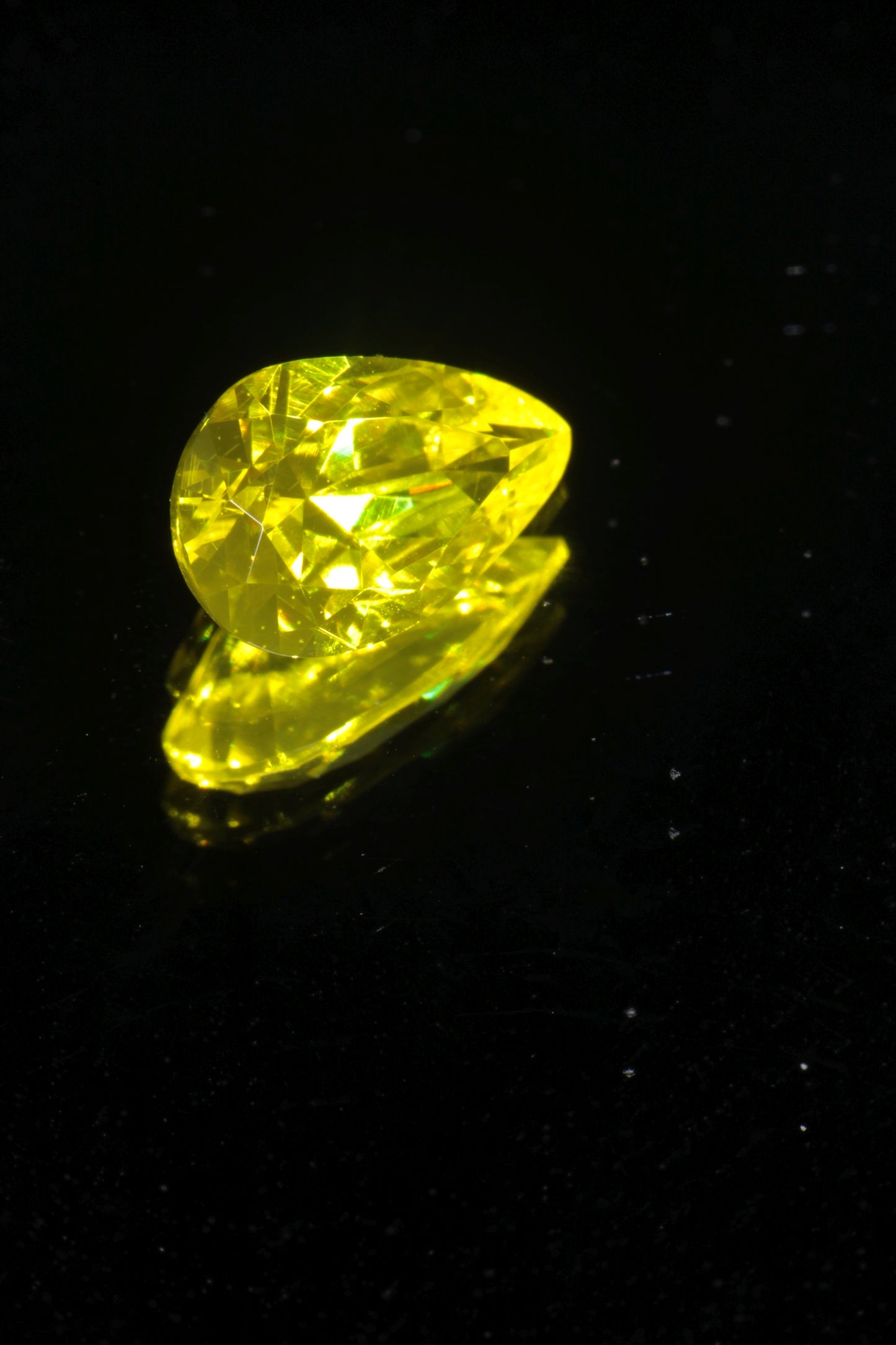 Glow in the Dark GAGG Lumogarnet High Glow Loose Faceted Stones