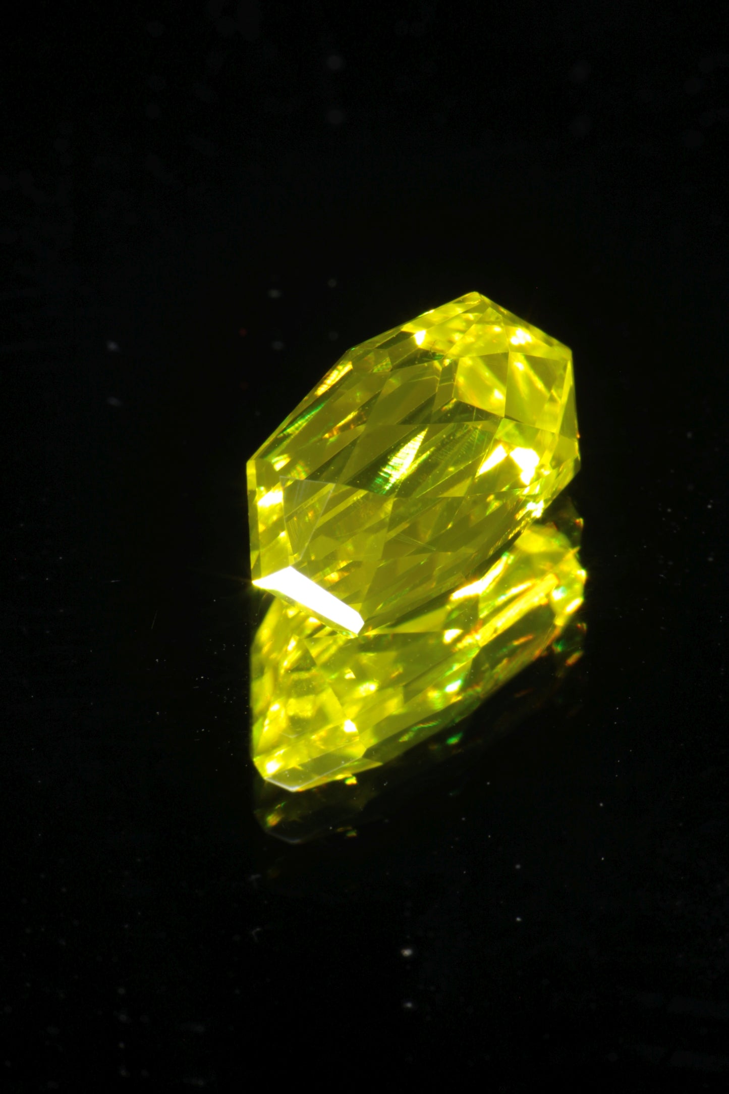 Glow in the Dark GAGG Lumogarnet High Glow Loose Faceted Stones