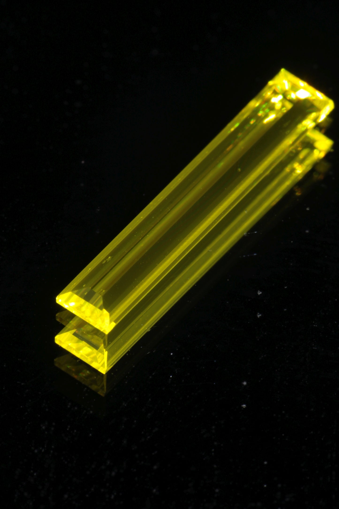 Glow in the Dark GAGG Lumogarnet High Glow Loose Faceted Stones