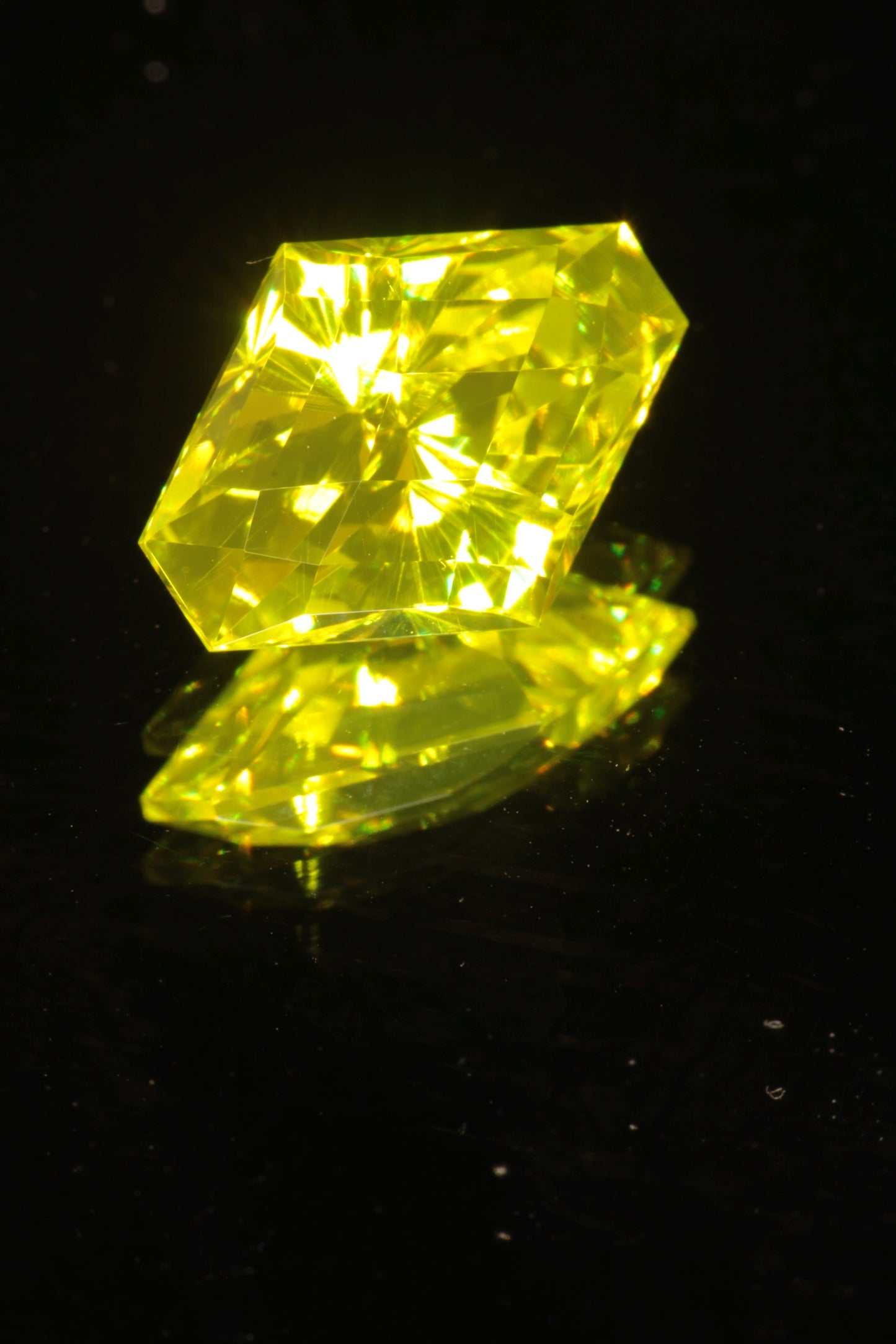 Glow in the Dark GAGG Lumogarnet High Glow Loose Faceted Stones