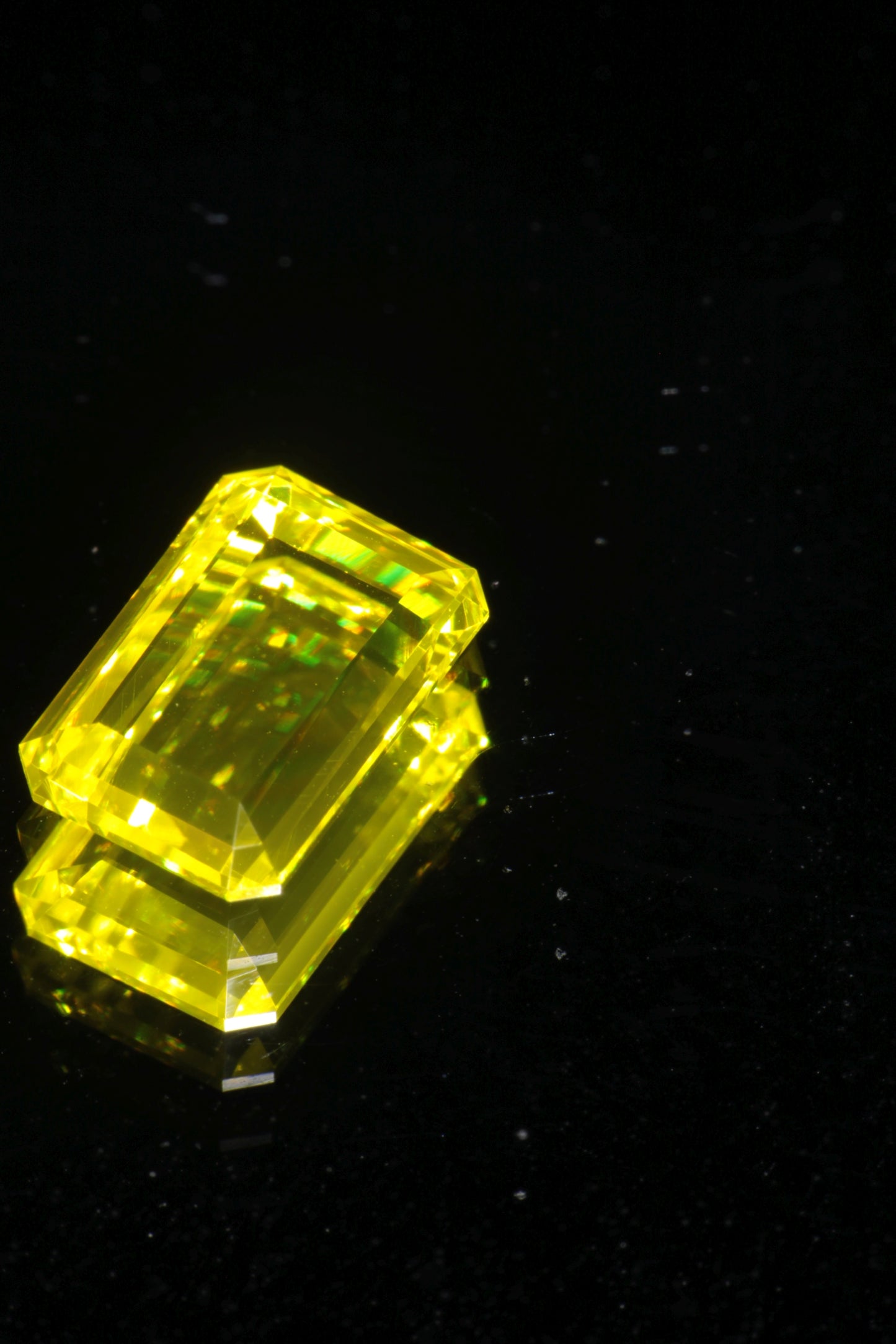 Glow in the Dark GAGG Lumogarnet High Glow Loose Faceted Stones