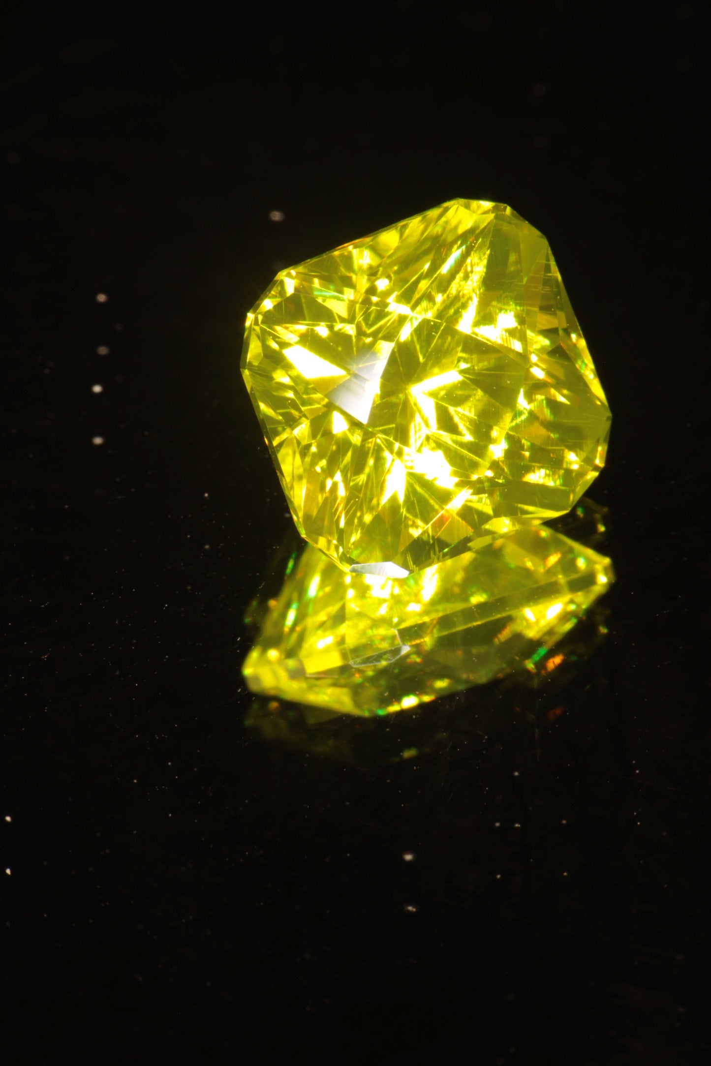 Glow in the Dark GAGG Lumogarnet High Glow Loose Faceted Stones