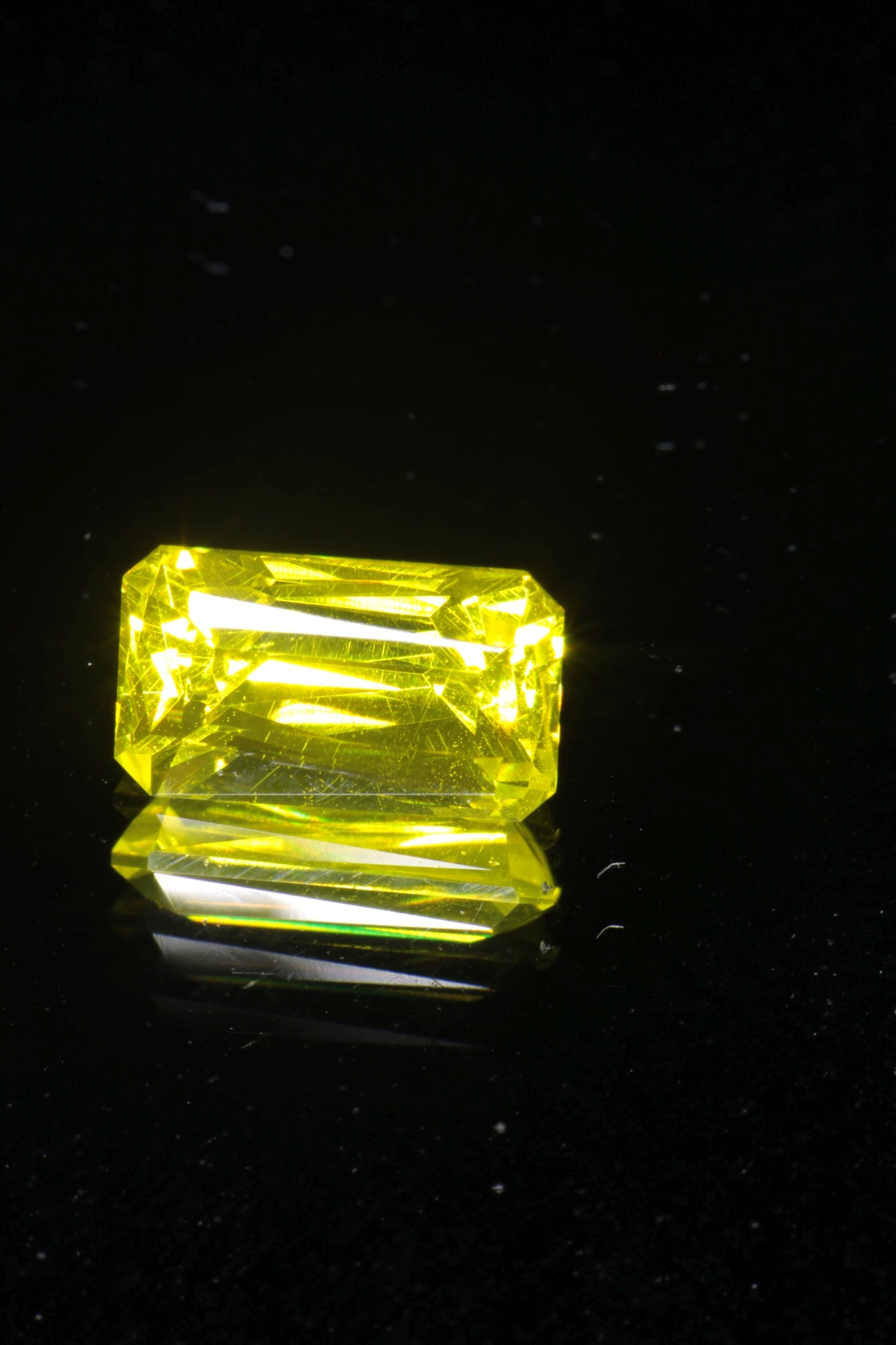 Glow in the Dark GAGG Lumogarnet High Glow Loose Faceted Stones