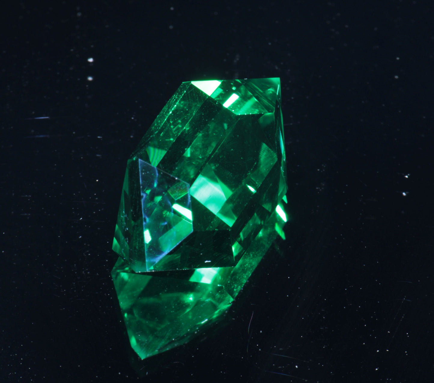 Retro Pixel Rupee Cut Green Laser Garnet 10ct