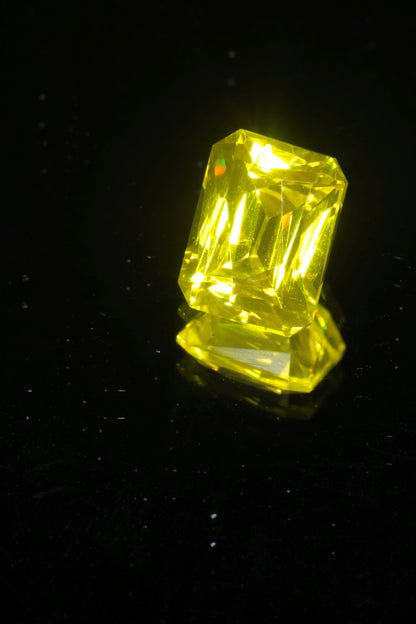 Glow in the Dark GAGG Lumogarnet High Glow Loose Faceted Stones