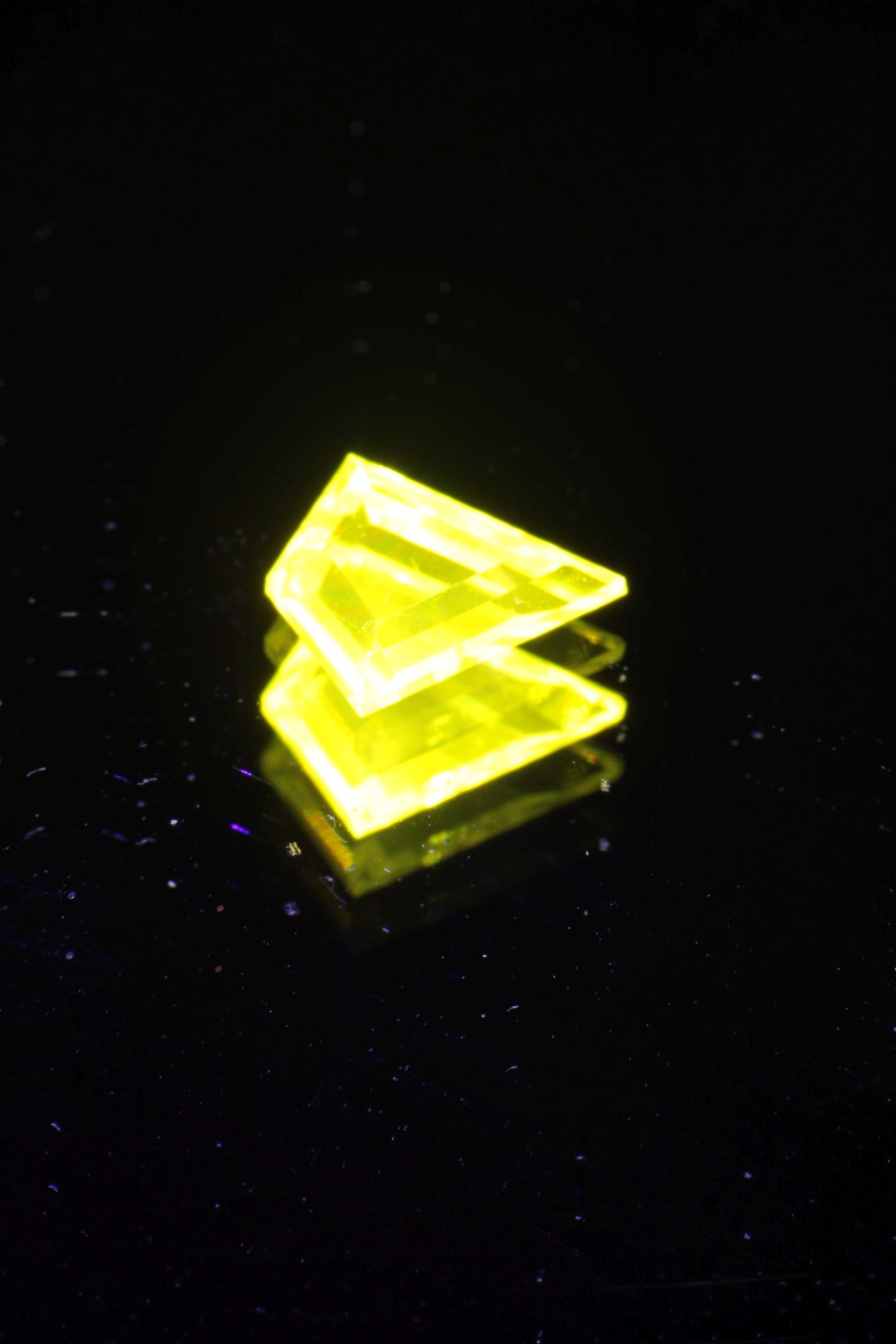 Glow in the Dark GAGG Lumogarnet High Glow Loose Faceted Stones