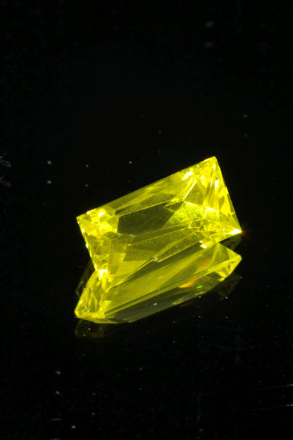 Glow in the Dark GAGG Lumogarnet High Glow Loose Faceted Stones