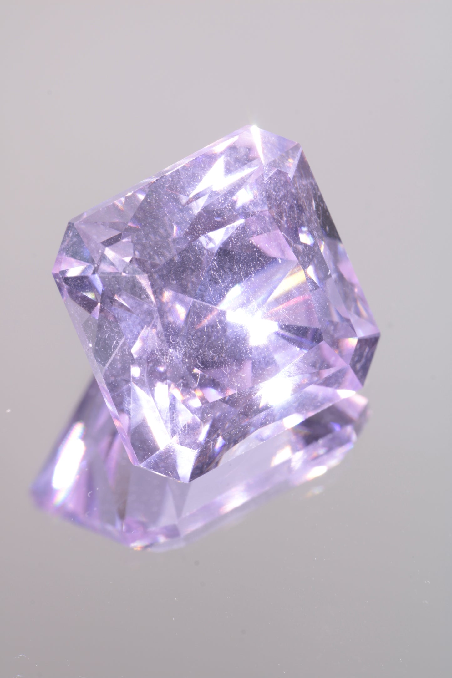 Large Violet Laser Garnet, Nd YAG