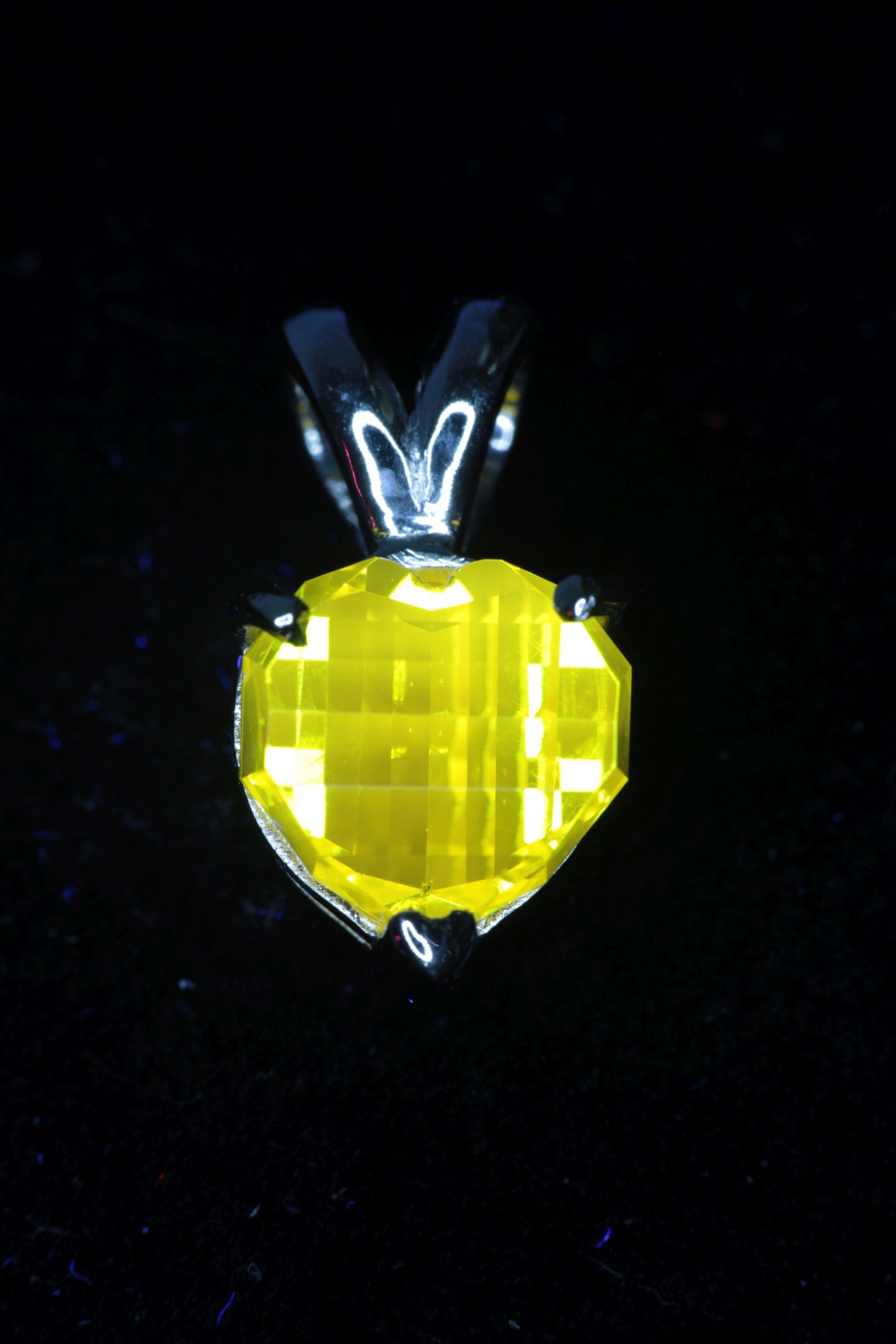 RetroHeart™ Pendants in Sterling Silver, Pixel Heart Cut