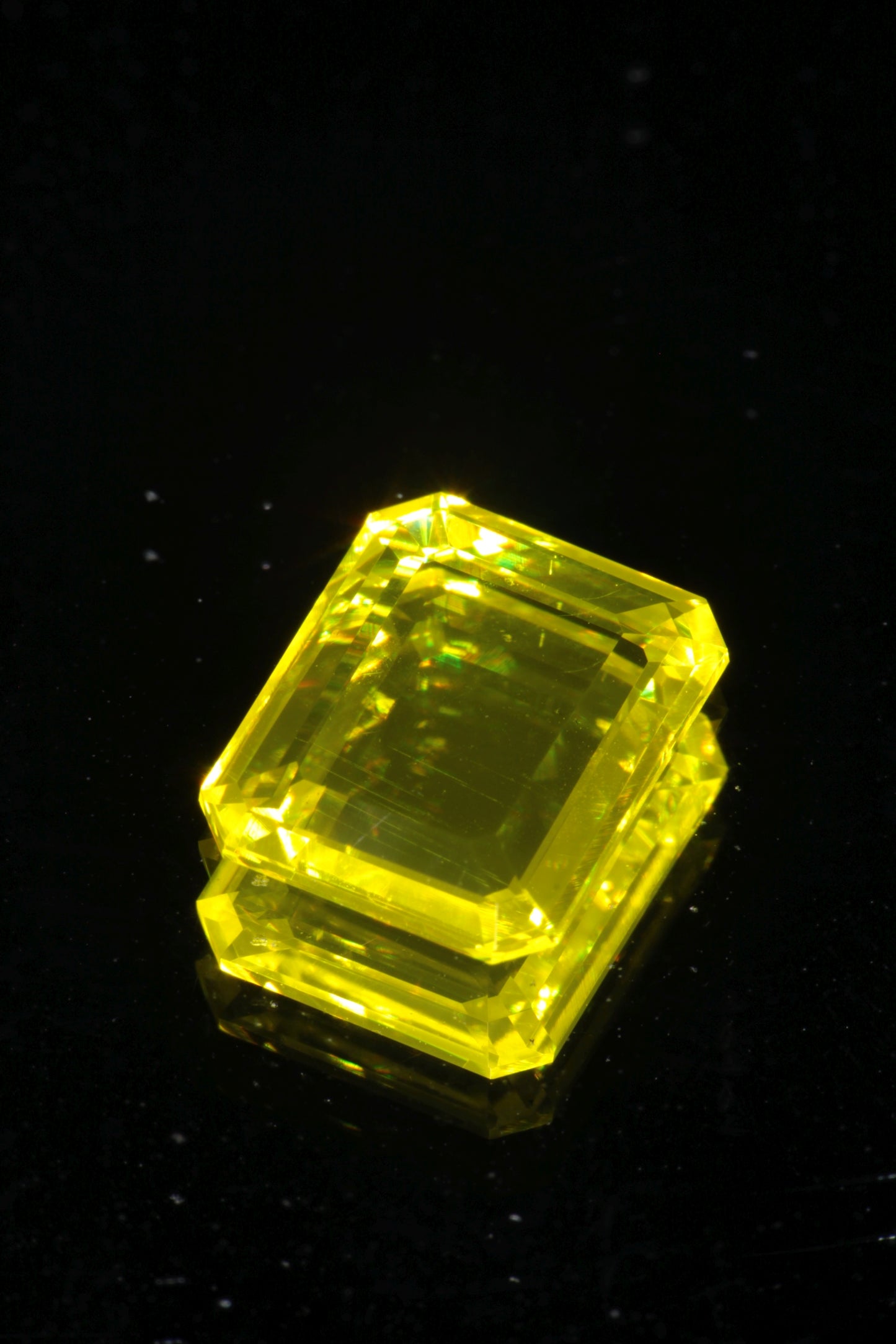 Glow in the Dark GAGG Lumogarnet High Glow Loose Faceted Stones