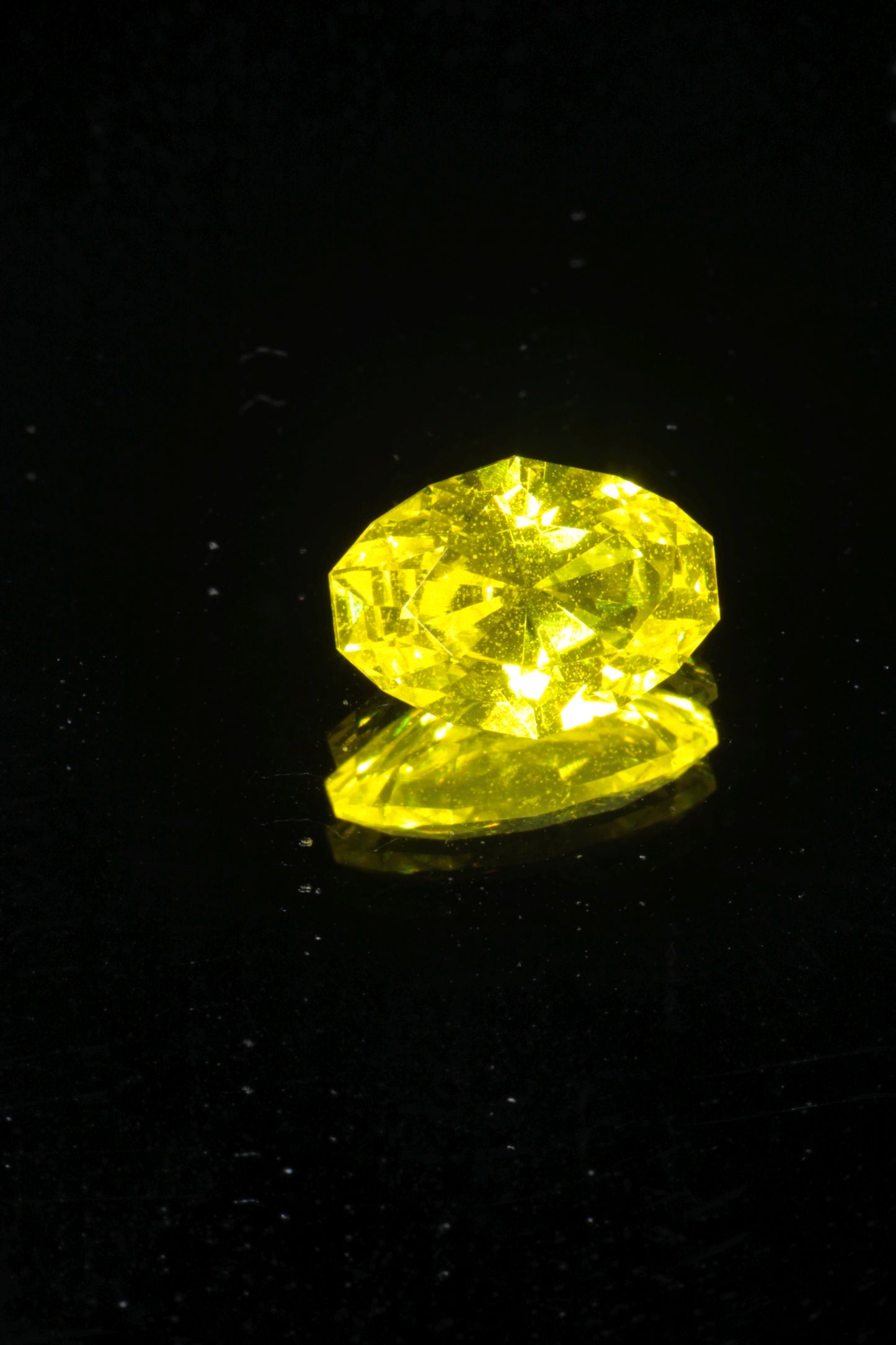 Glow in the Dark GAGG Lumogarnet High Glow Loose Faceted Stones