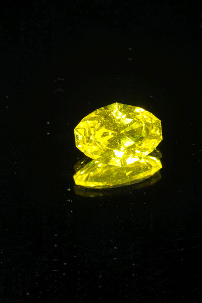 Glow in the Dark GAGG Lumogarnet High Glow Loose Faceted Stones