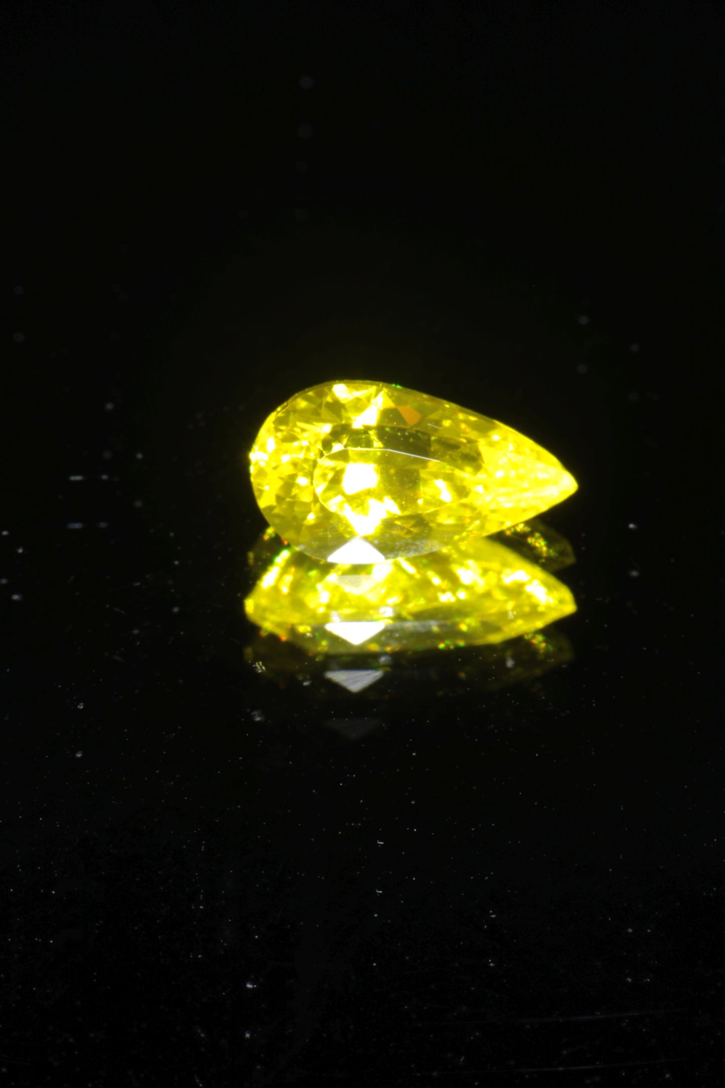 Glow in the Dark GAGG Lumogarnet High Glow Loose Faceted Stones