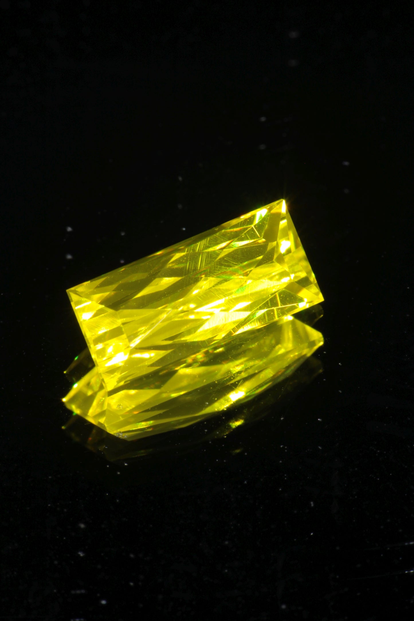 Glow in the Dark GAGG Lumogarnet High Glow Loose Faceted Stones