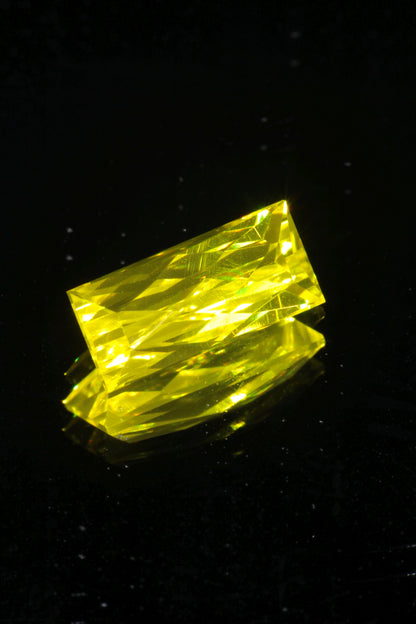 Glow in the Dark GAGG Lumogarnet High Glow Loose Faceted Stones