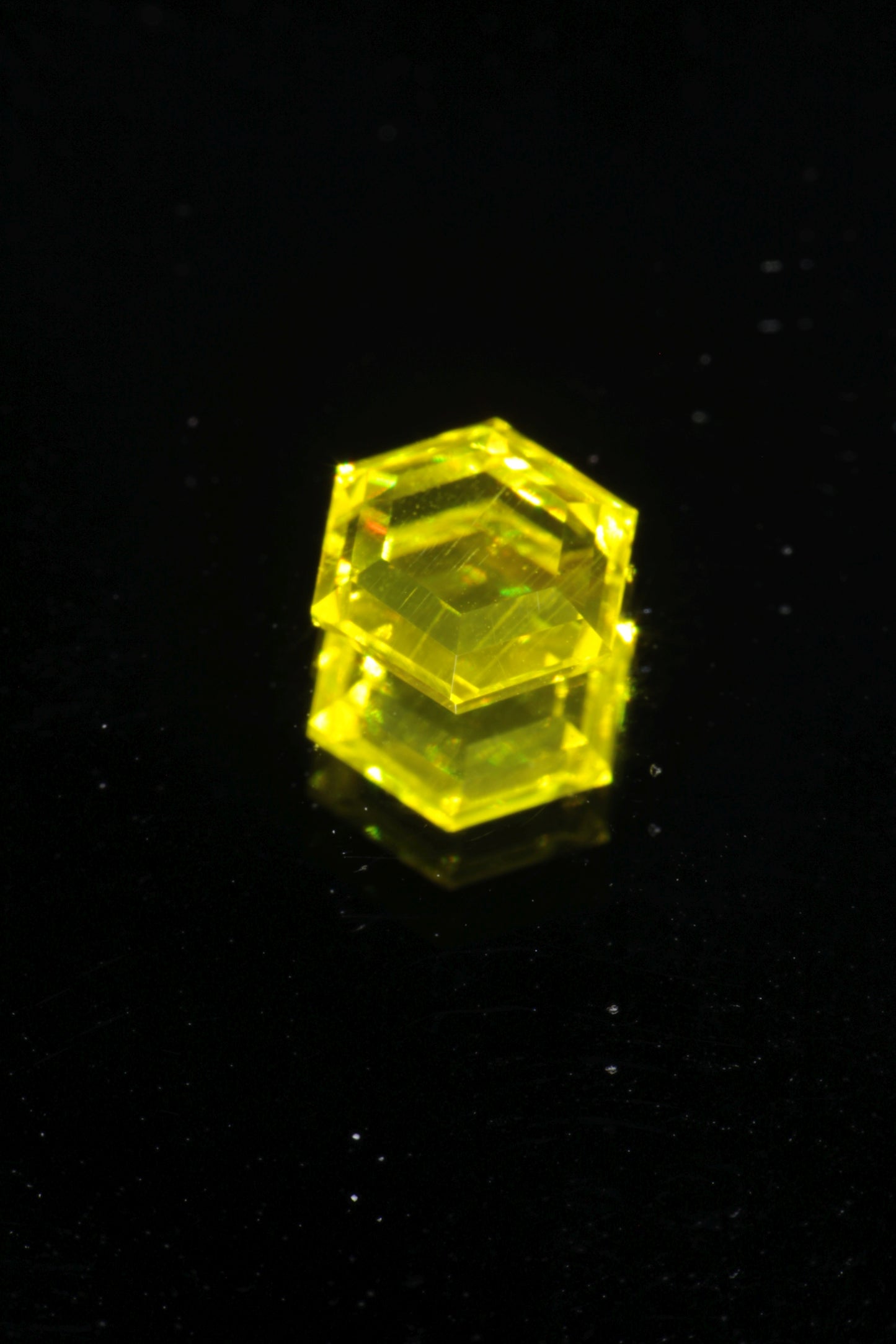 Glow in the Dark GAGG Lumogarnet High Glow Loose Faceted Stones