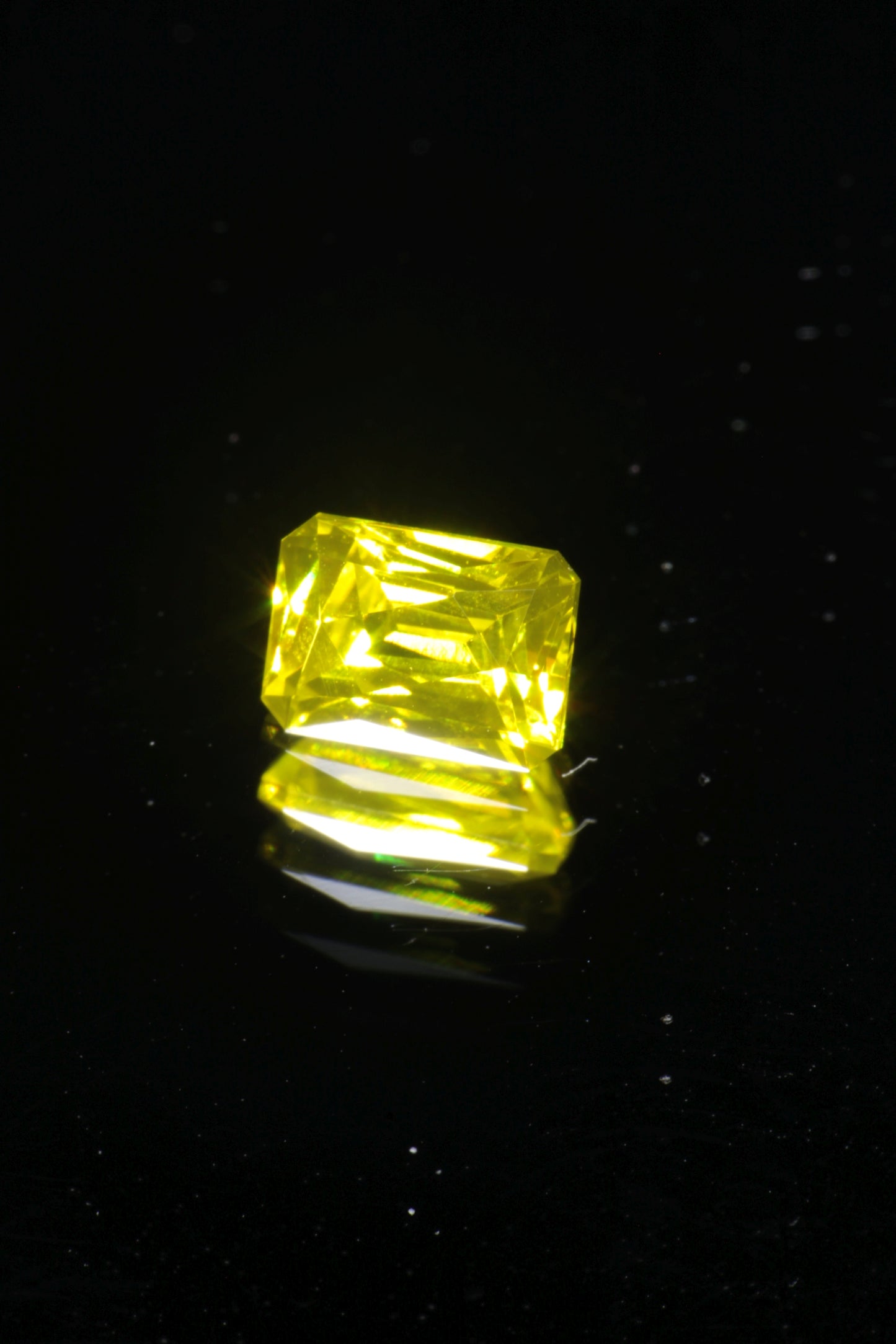 Glow in the Dark GAGG Lumogarnet High Glow Loose Faceted Stones