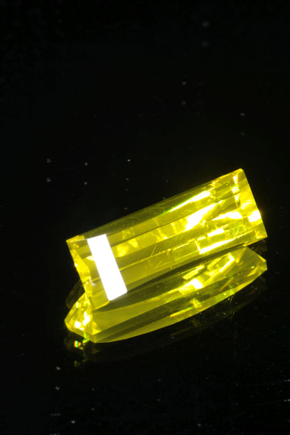 Glow in the Dark GAGG Lumogarnet High Glow Loose Faceted Stones